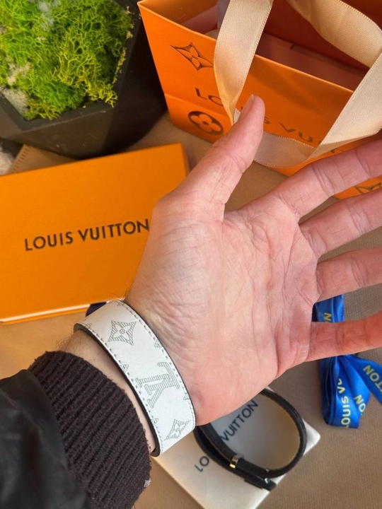 Браслет Louis Vuitton, в фирменной подарочной упаковке