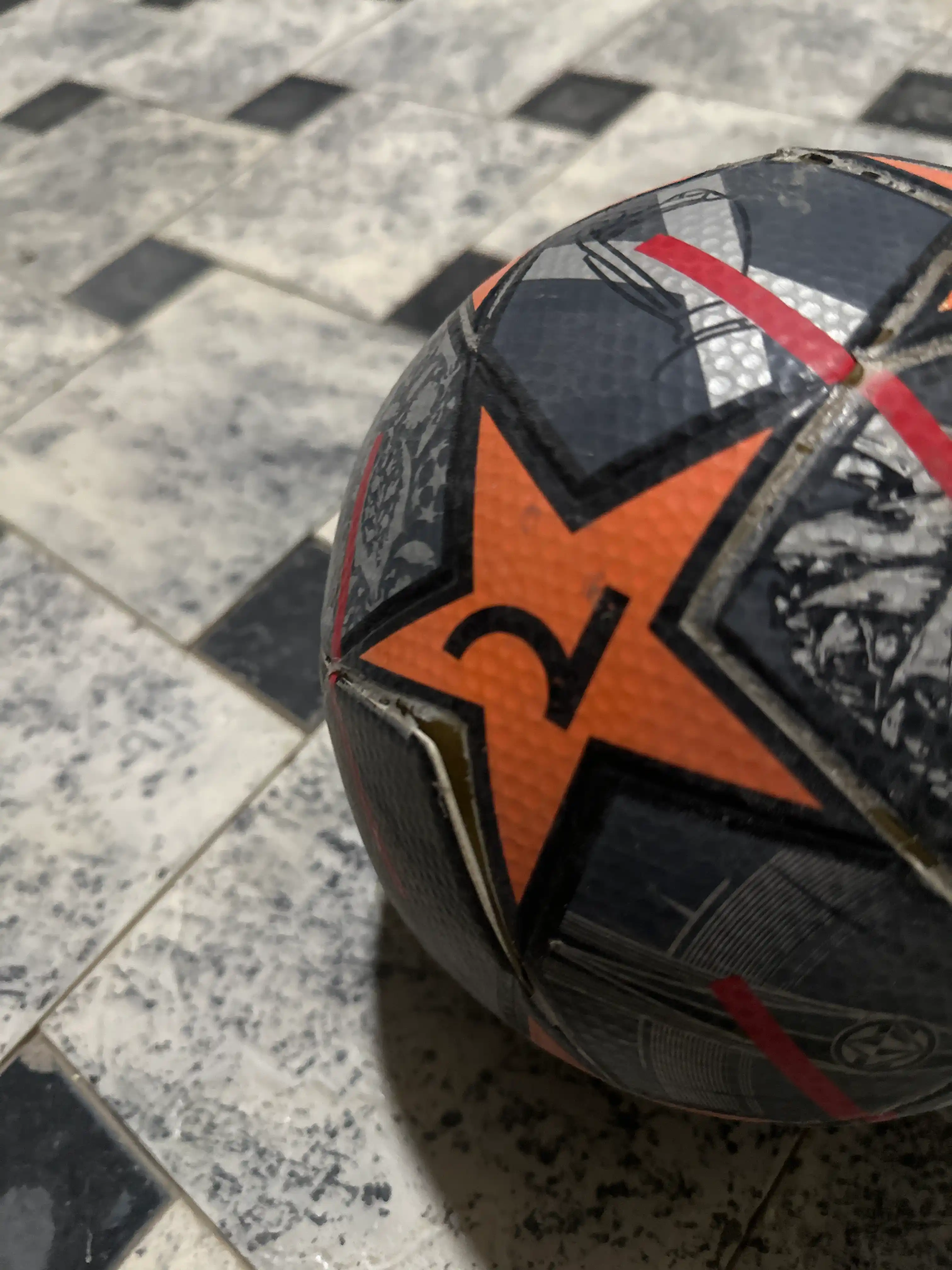 7SABER futbol va futzal to‘pi, 4 va 5-o‘lcham, sovg‘a qutisidagi sport to‘pi