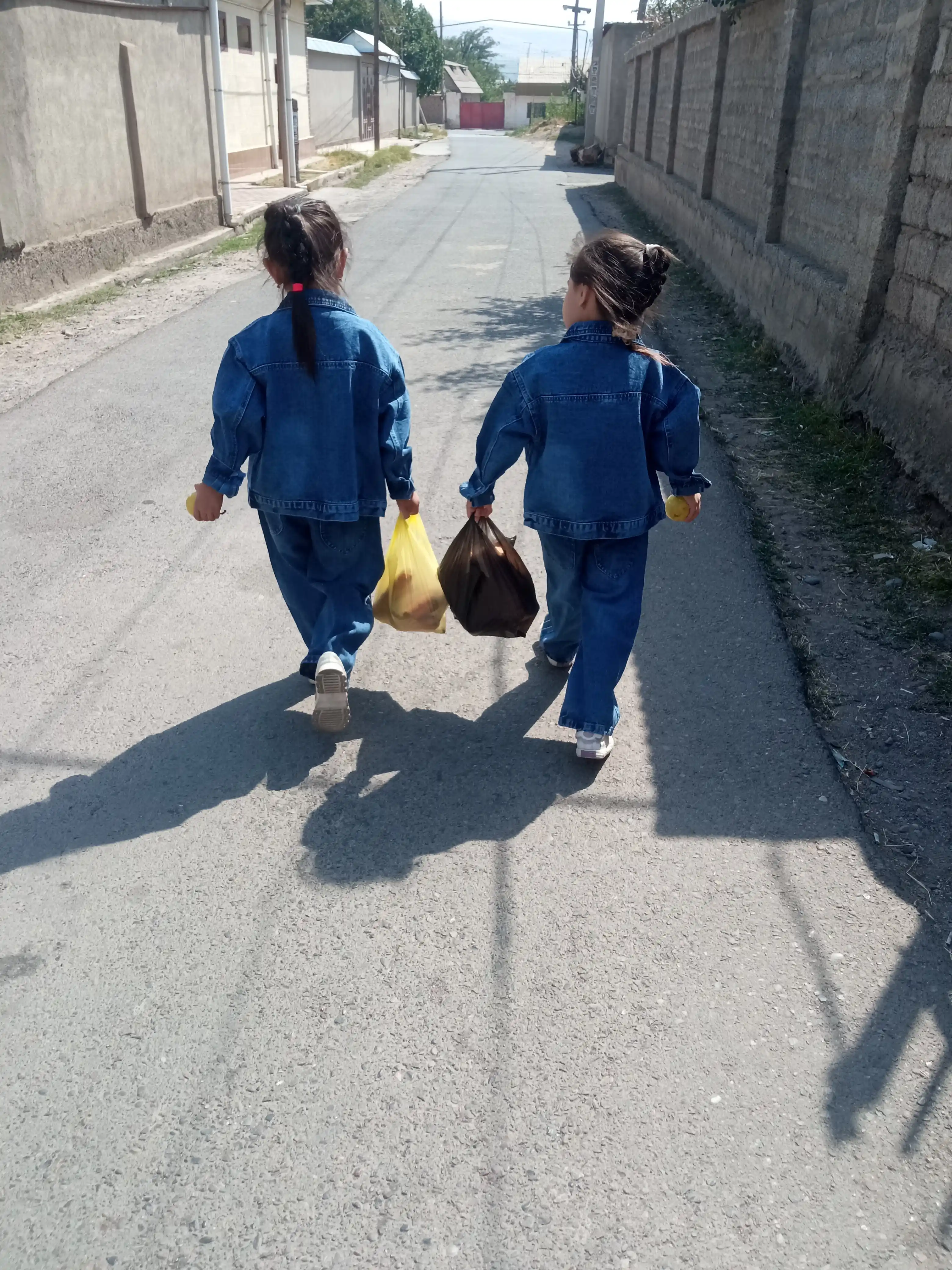 Qizlar uchun jinsi kiyim to‘plami, 2 ta buyum
