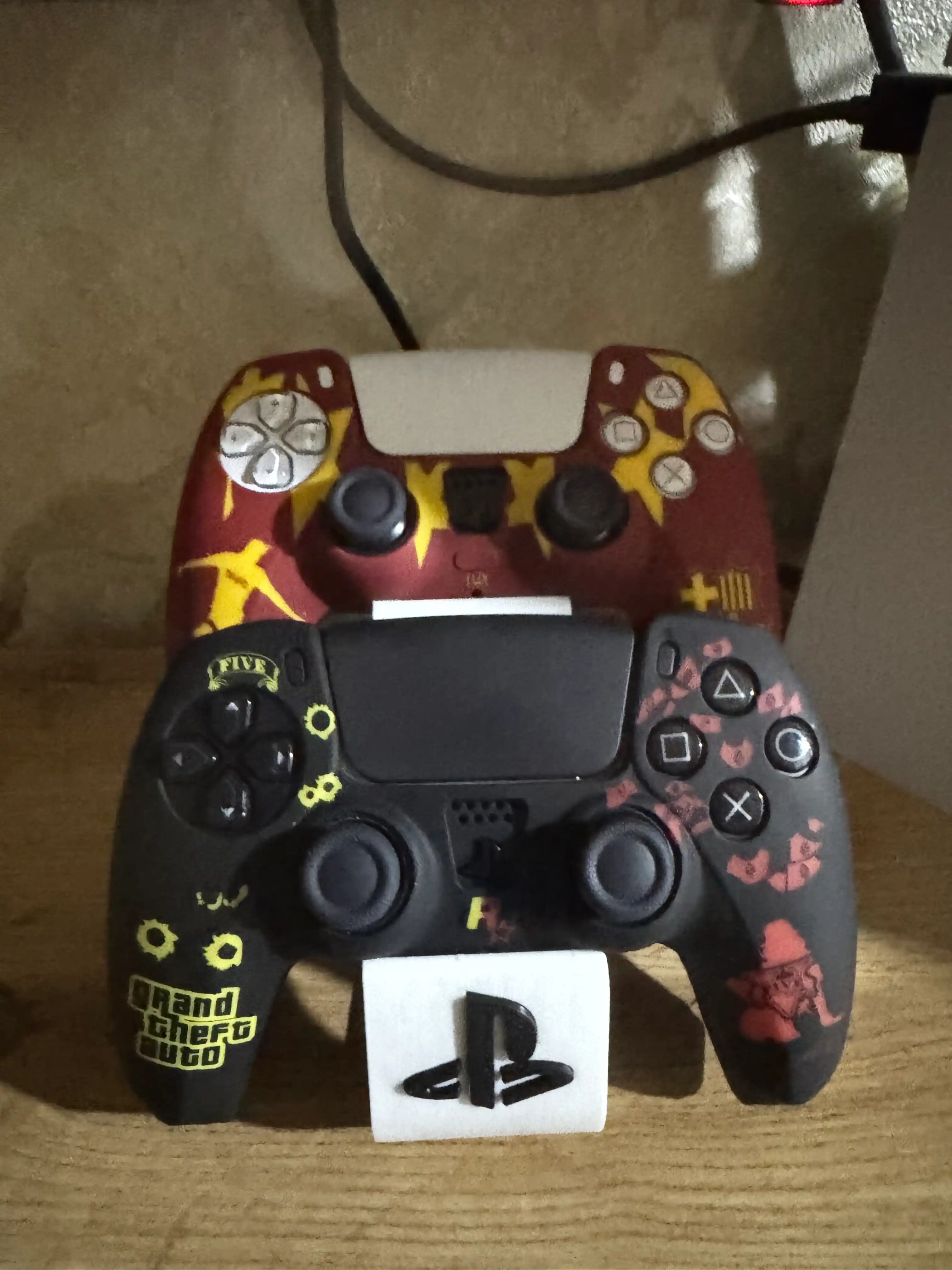 Universal geympad stendi - PlayStation va Xbox uchun stol usti uchun mo'ljallangan
