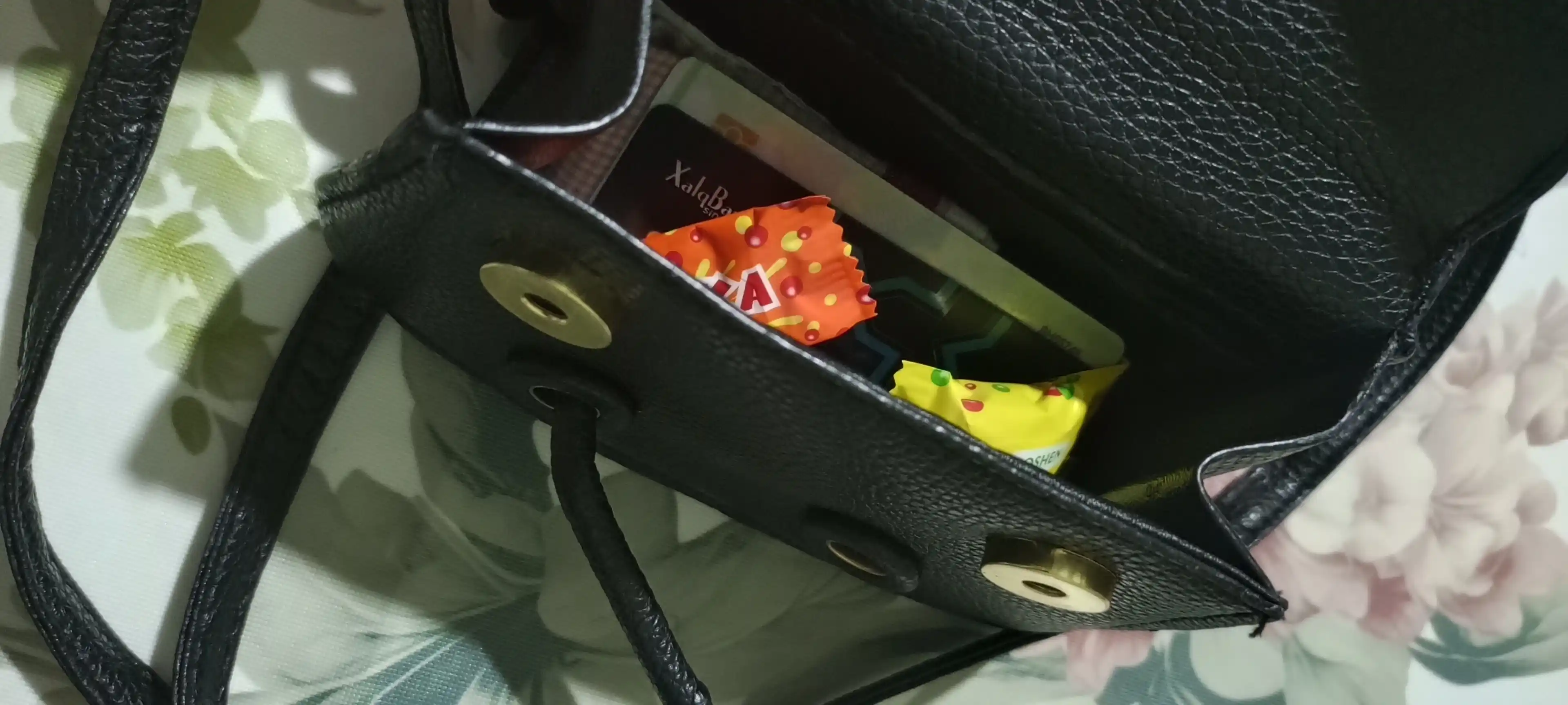 Ayollar sumkasi, kross-bodi, mini, yelkadan