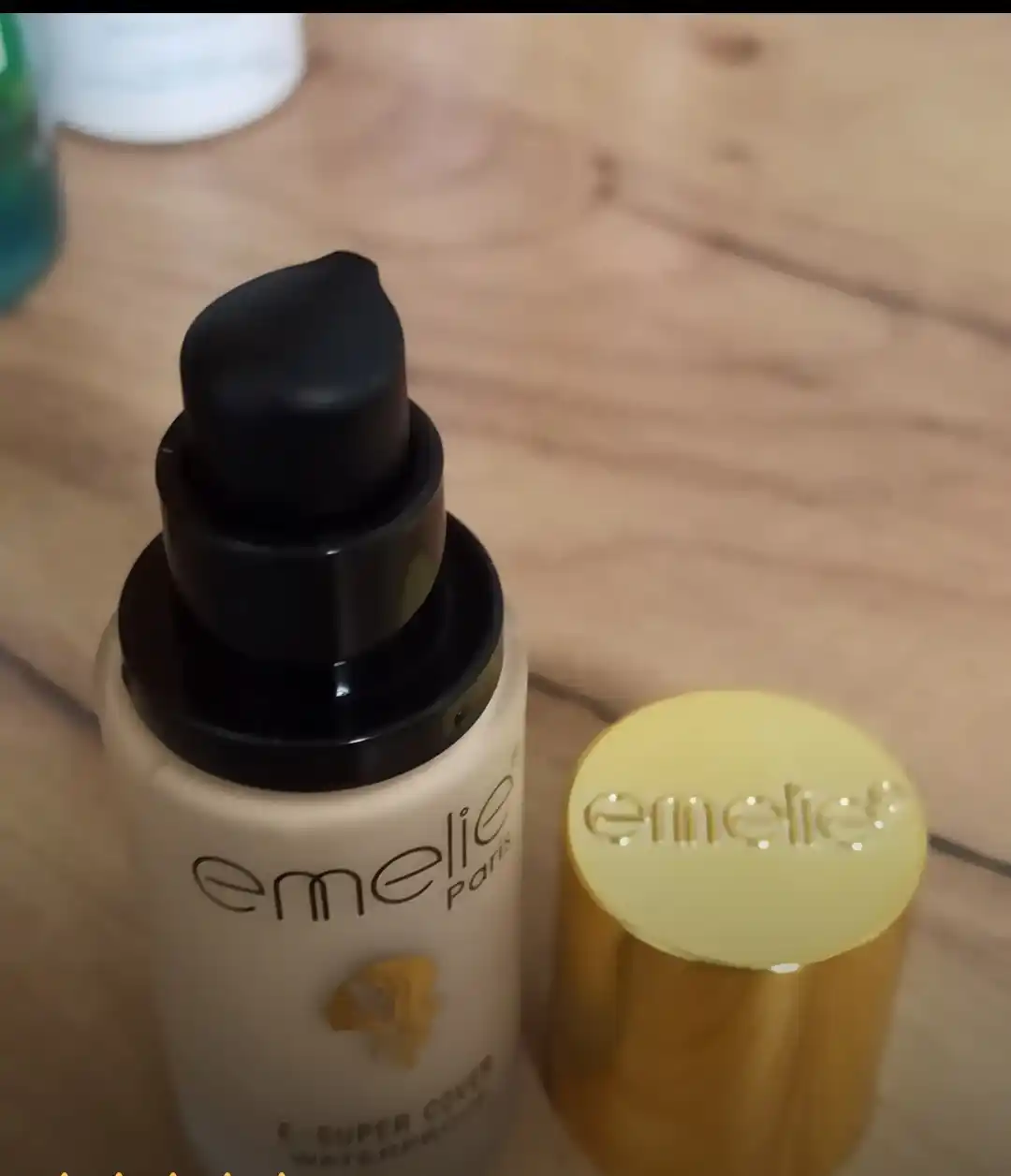 Emelie tonal kremi yuz uchun SPF 25, namlovchi, mat 01 va 02 ton, 45 ml