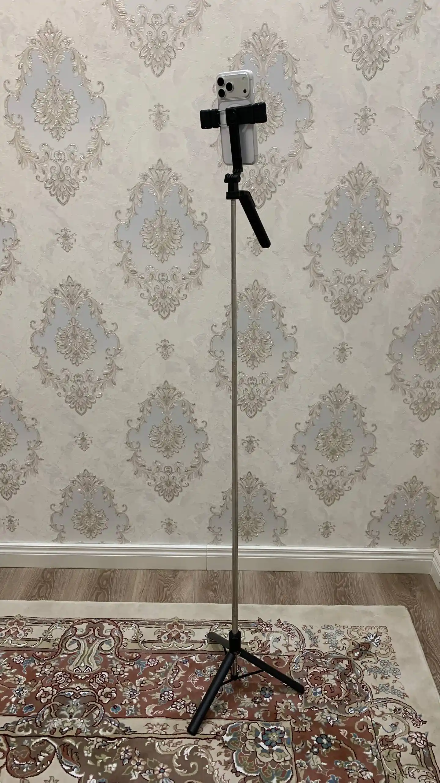 Монопод-трипод R16D для телефона, Bluetooth-пульт, 2 LED-подсветки,селфи палка,штатив