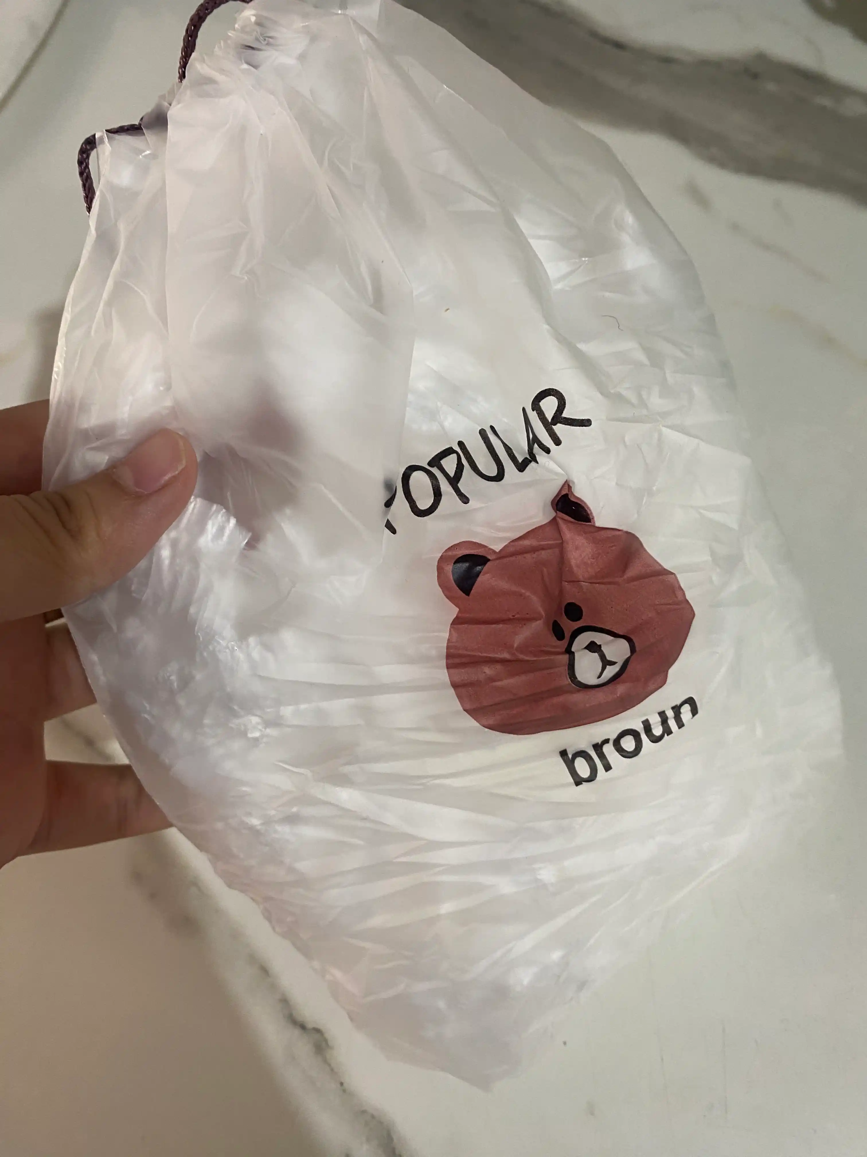 Oziq-ovqat mahsulotlarini saqlash uchun ko'p martalik elastik streych paketlar baxila