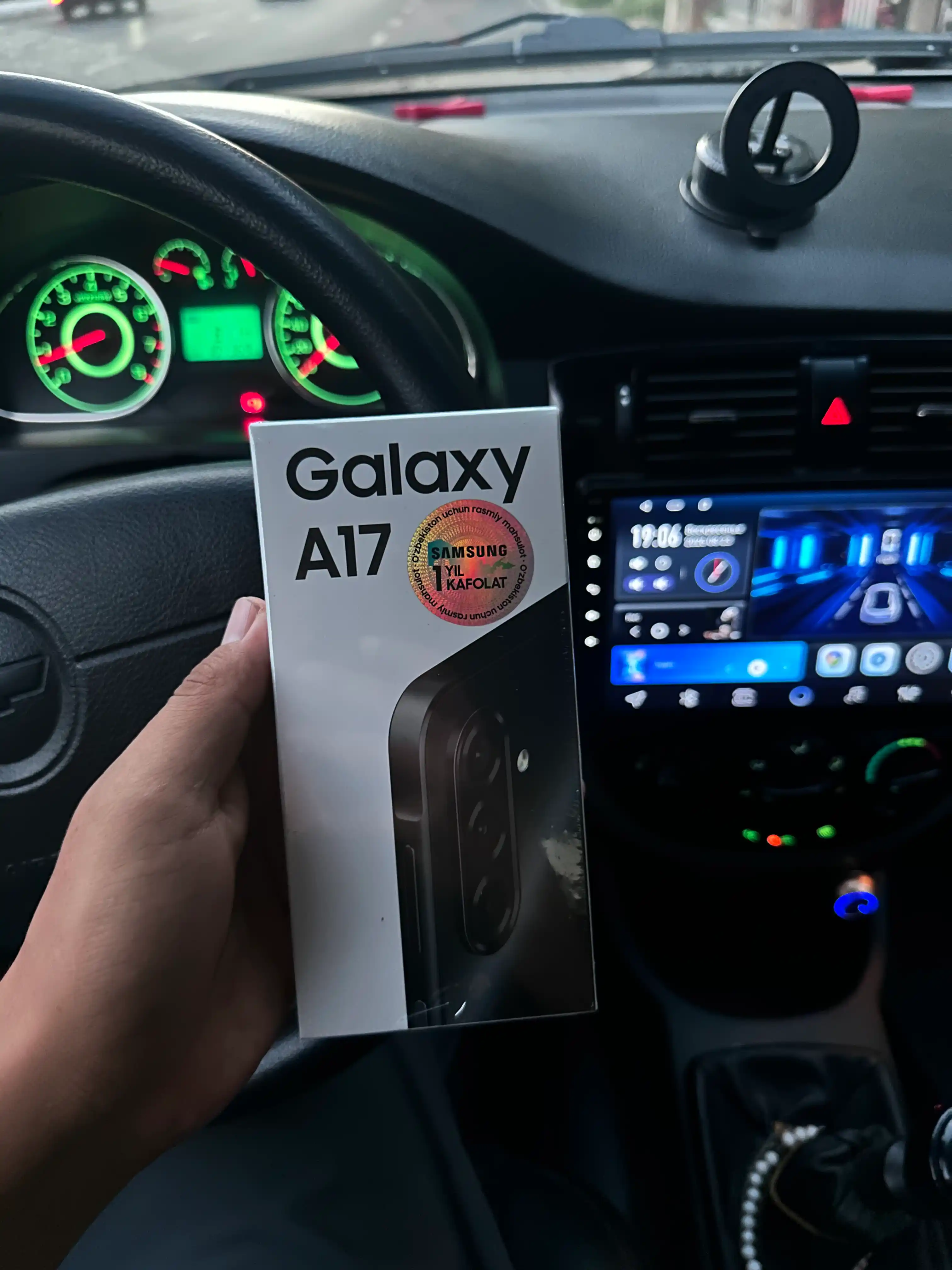 Смартфон Samsung Galaxy A17, 6.7" Super AMOLED 90Гц экран, камера 50Мп, 5000 мАч