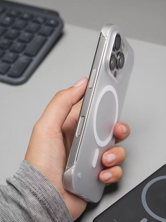 IPhone 11,12,13,14,15,16,17,18 Pro, Max матовый ультратонкий MagSafe чехол без рамки