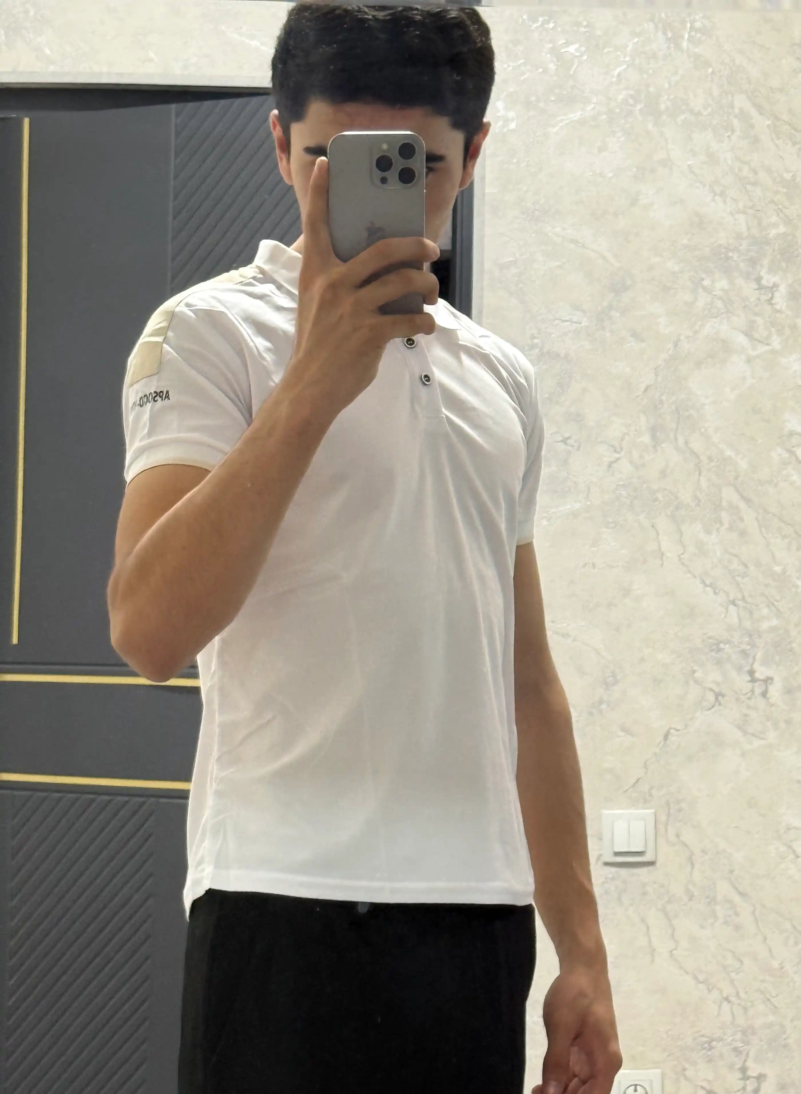 Erkaklar komplekti 2 tasi 1 da polo futbolka va shim