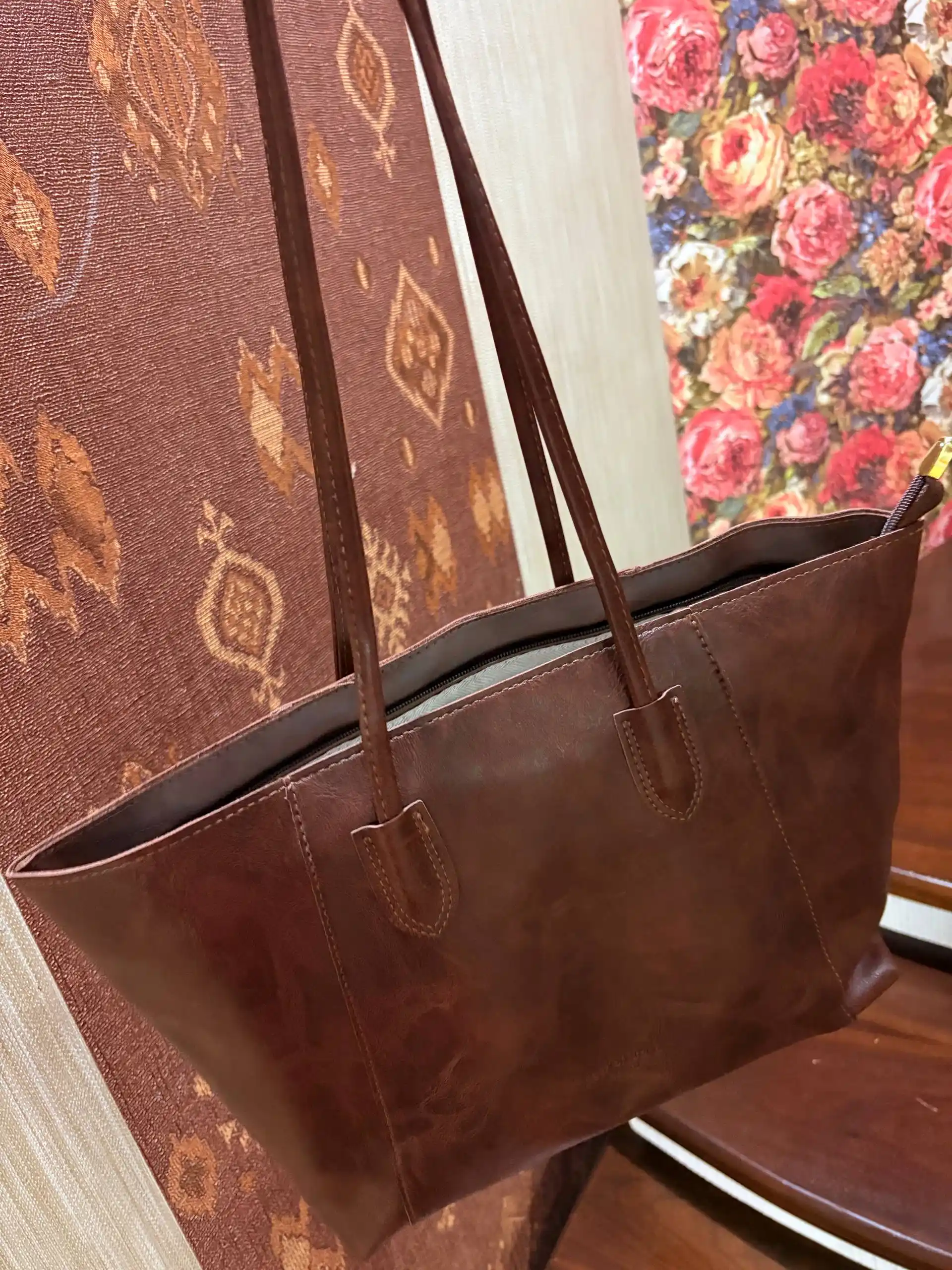Ayollar uchun A4 shopper sumka, yelkaga osiladigan, sig‘imli kundalik, ish va o‘qish uchun