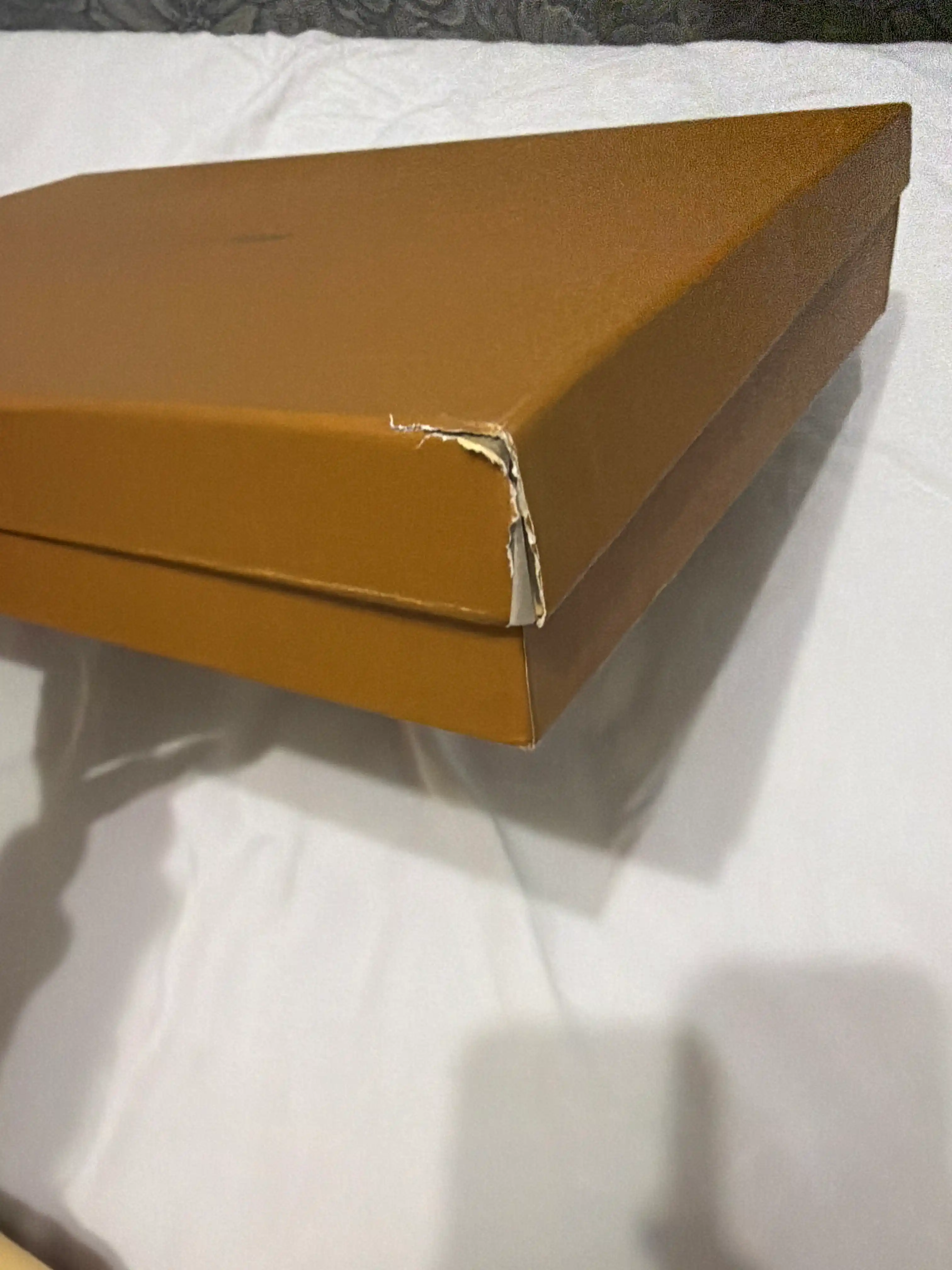 Ayollar sumkasi Louis Vuitton Neverfull uslubida