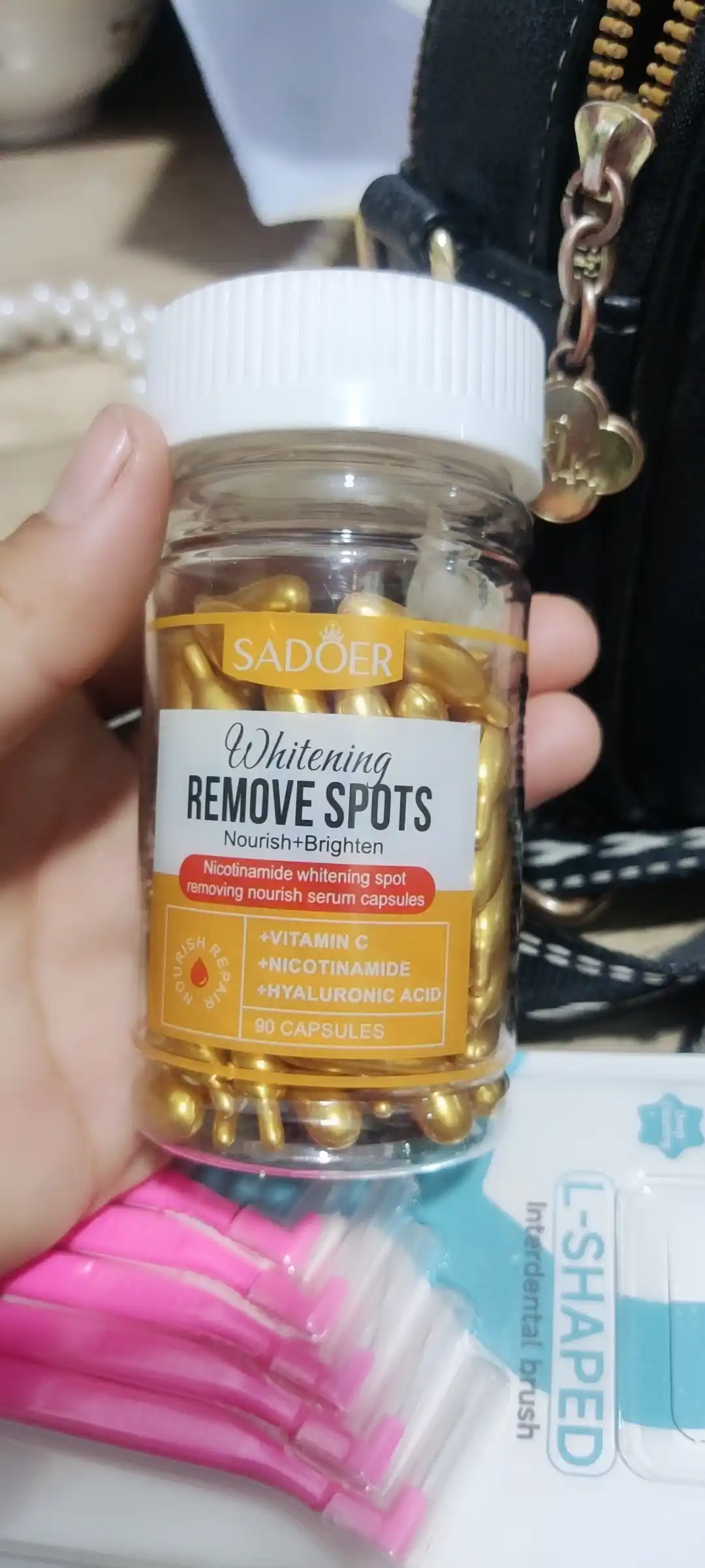 Vitamin C serum – Niatsinamid, gialuron kislotali sarum: dog‘larni ketkazadi, yoritadi