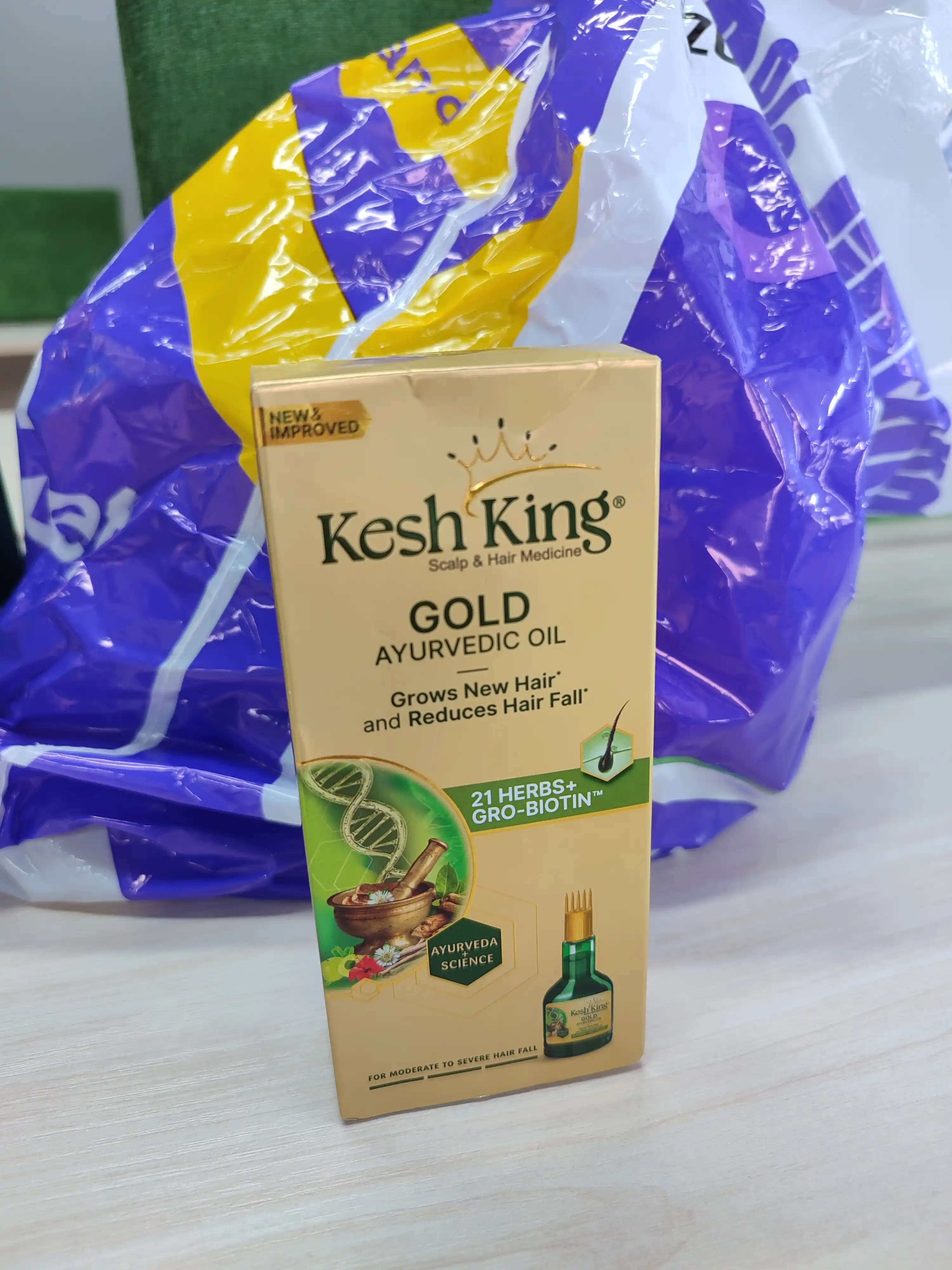 Soch va bosh terisi uchun davolovchi ayurvedik yog' Kesh King GOLD, 100 ml