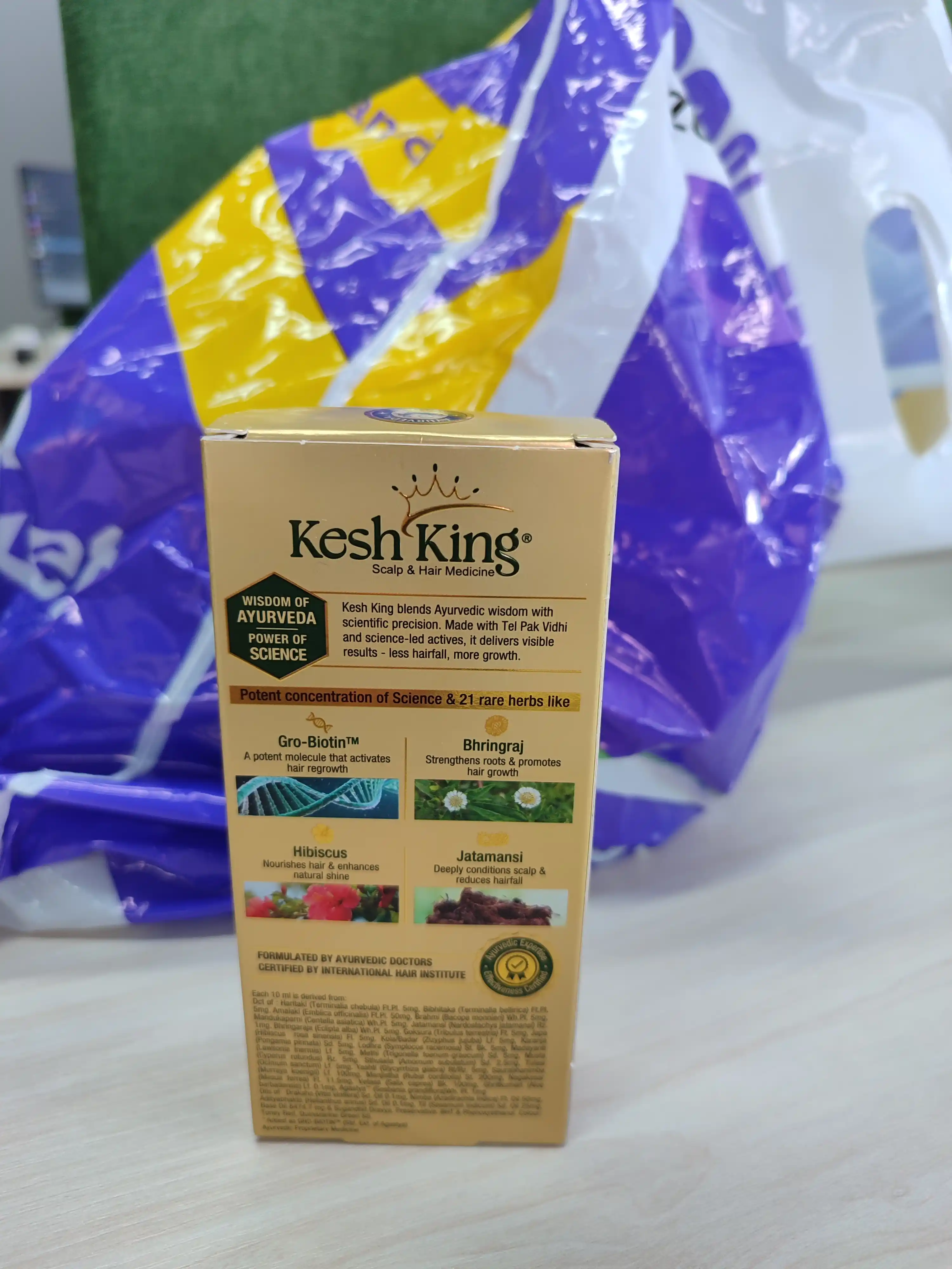 Soch va bosh terisi uchun davolovchi ayurvedik yog' Kesh King GOLD, 100 ml