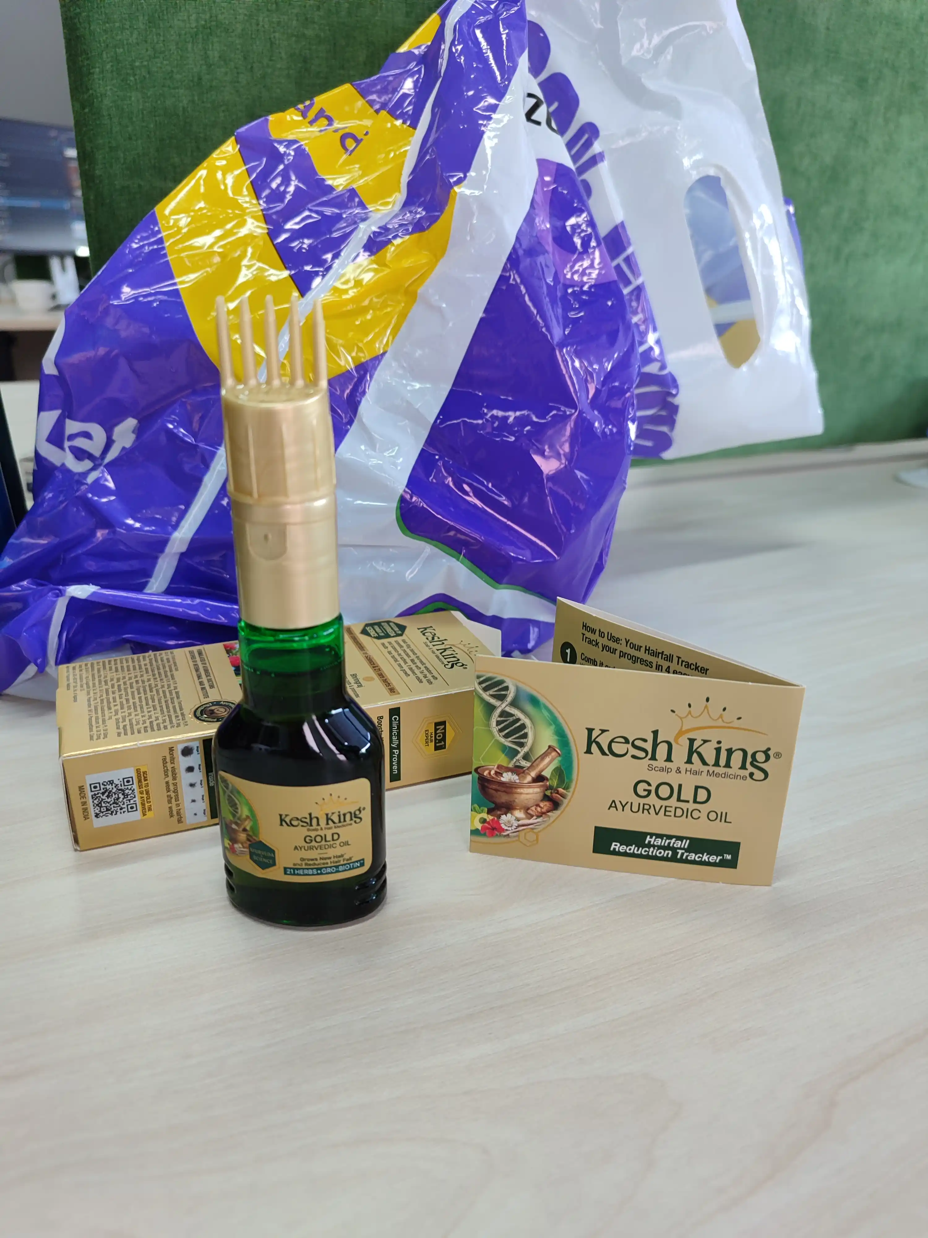 Soch va bosh terisi uchun davolovchi ayurvedik yog' Kesh King GOLD, 100 ml