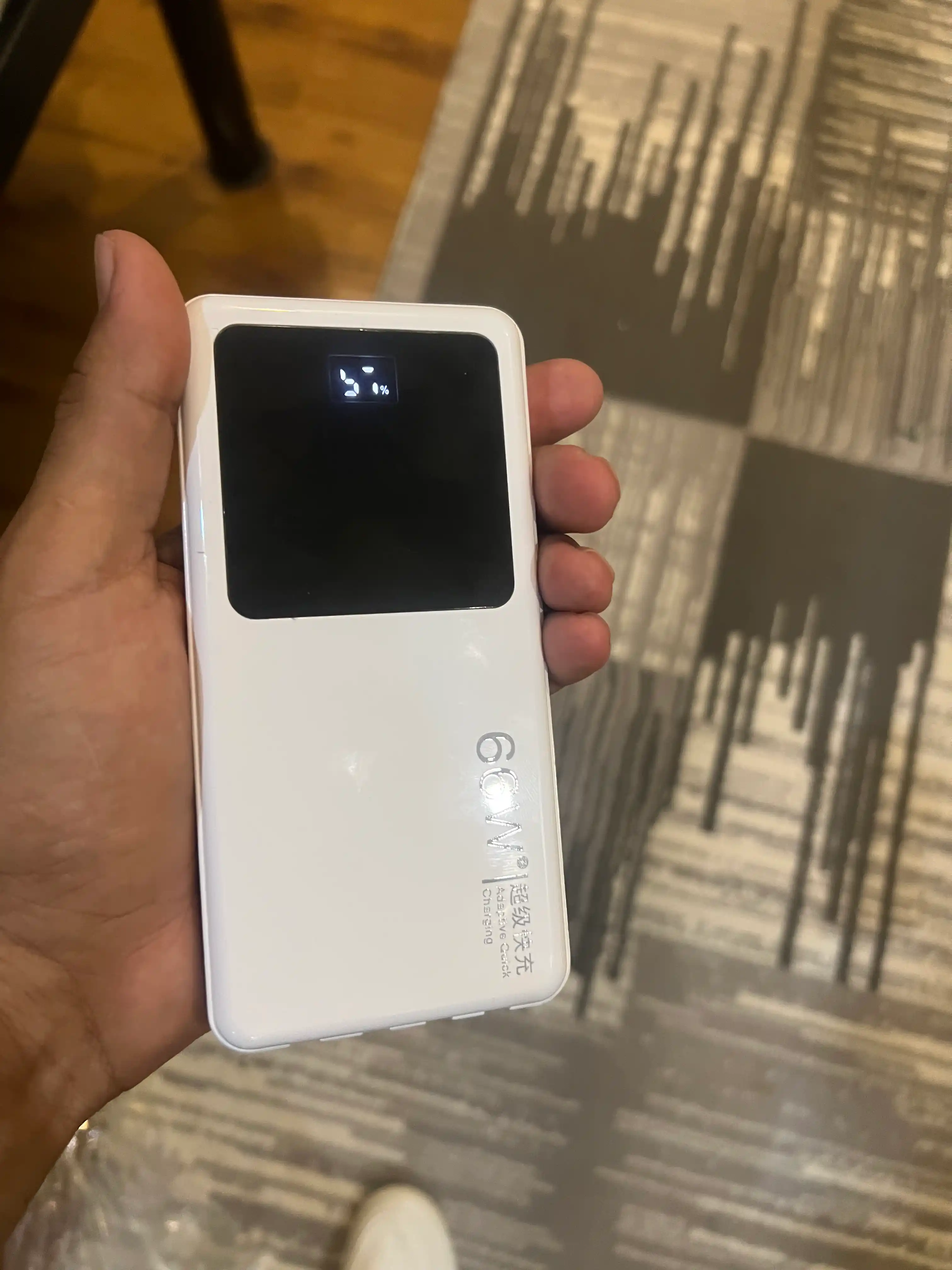 Power Bank 20000 mAh 66W с встроенными кабелями, фонариком и быстрой зарядкой 22.5W