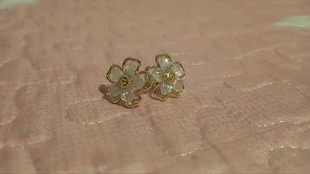 Koreya uslubidagi ayollar taqinchoq sirg‘alari