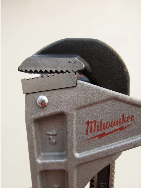 Трубный ключ алюминиевый Milwaukee 350 мм