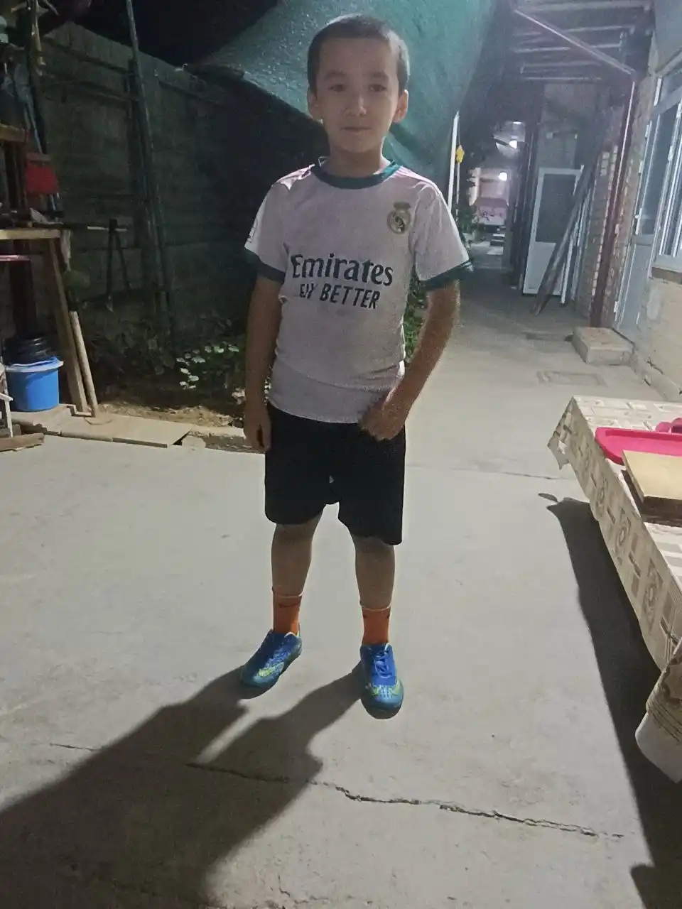 Futbol butsasi — sorokonojka, butsi o‘lchamlar 31–41