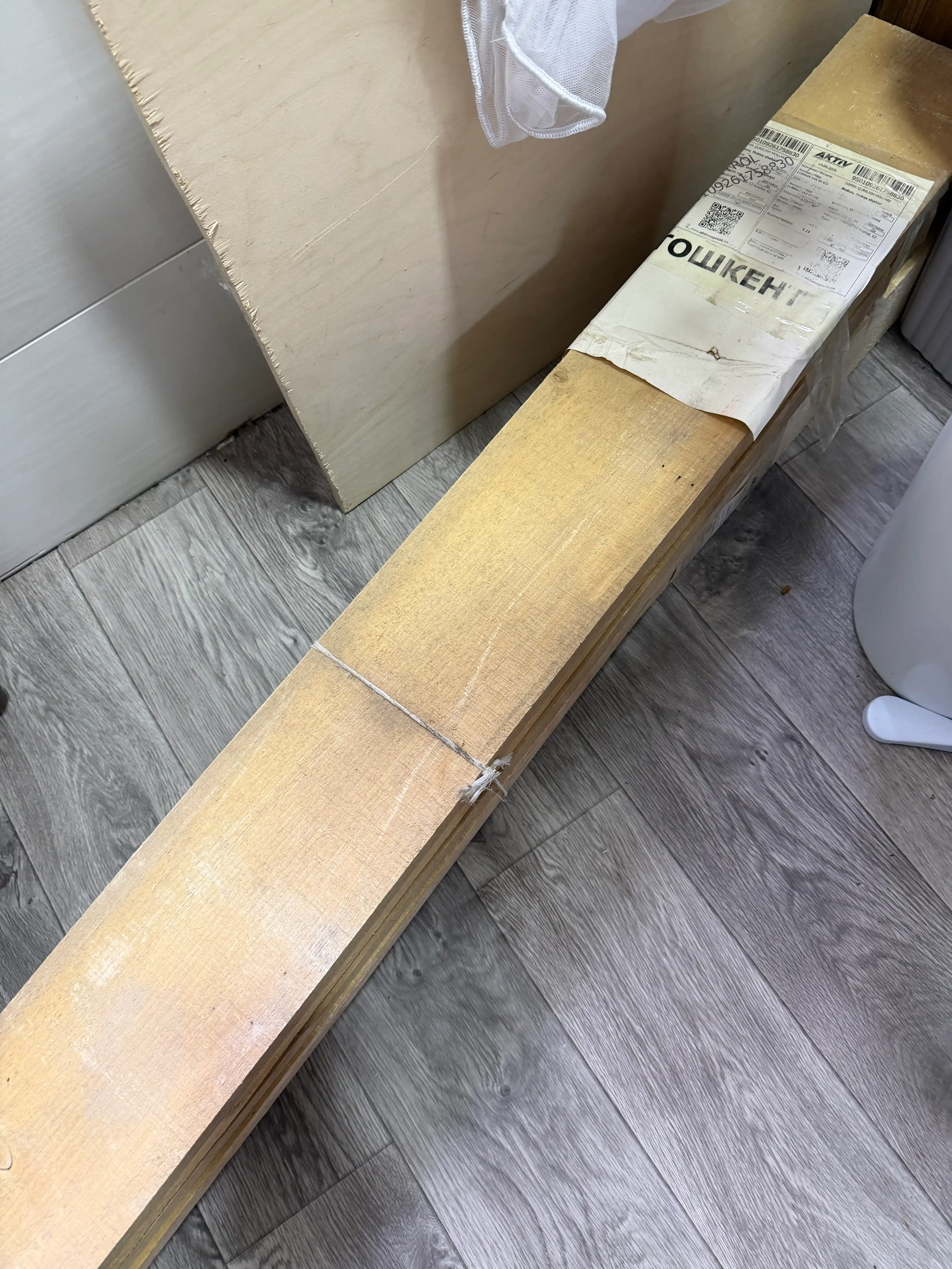 Yog‘och taxta 30×140×1500 mm, qurilish  uchun tabiiy yog‘och taxta