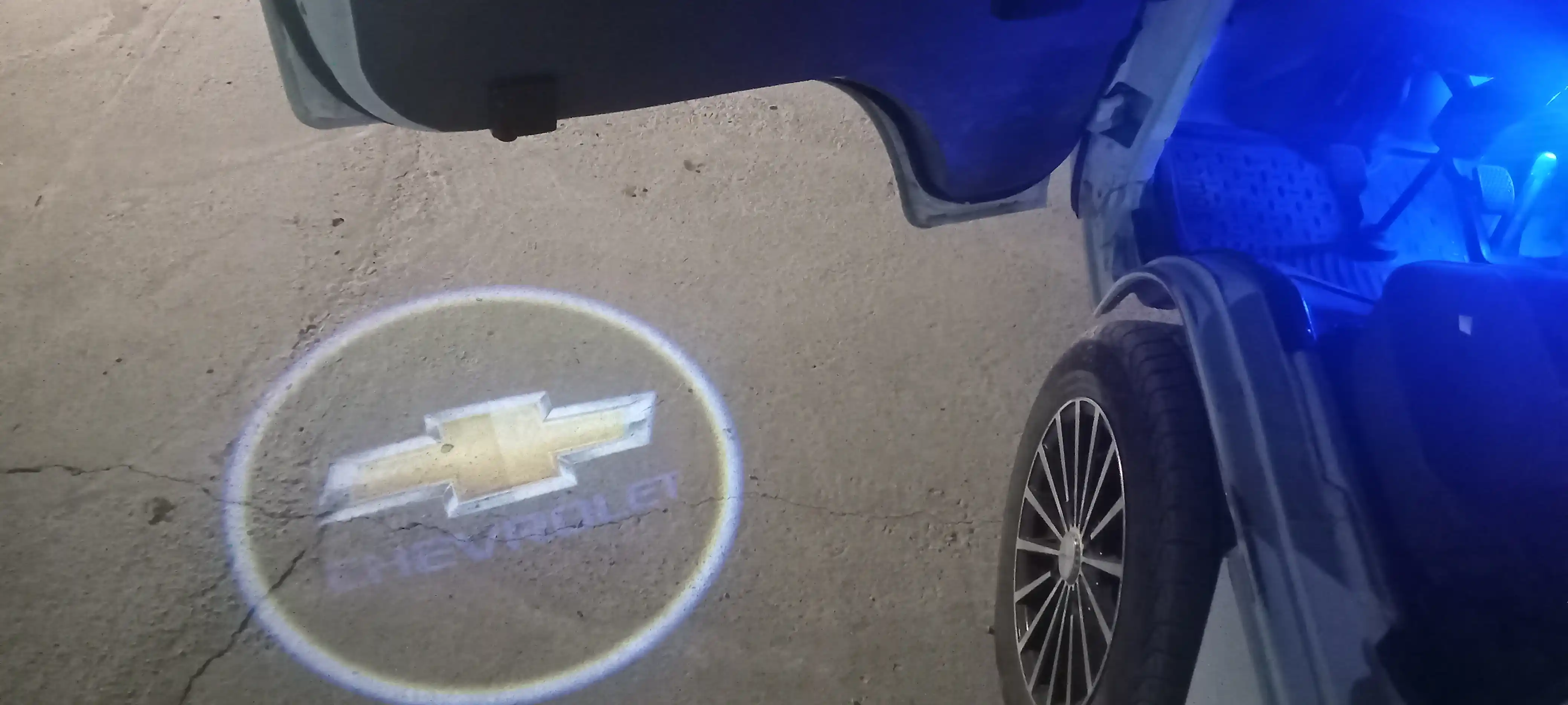 GERB va Chevrolet logotipli avtomobil eshigi LED yoritgichi sharhlari 1 dona