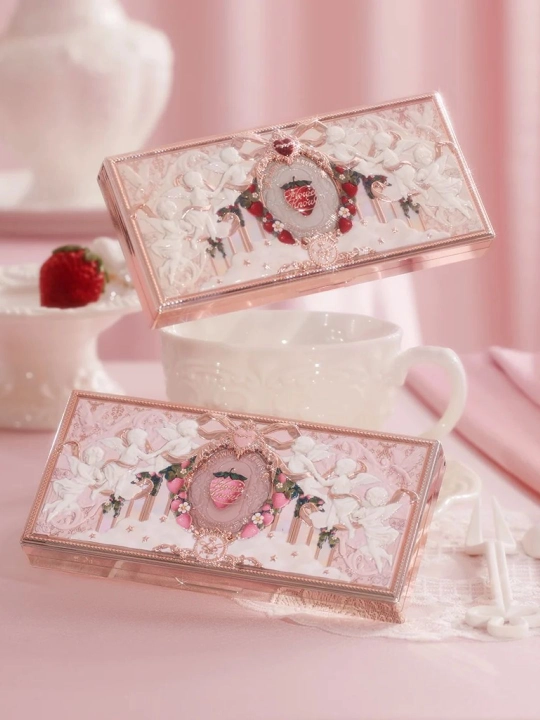Flower Knows Strawberry Cupid палетка для лица, для глаз и щёк