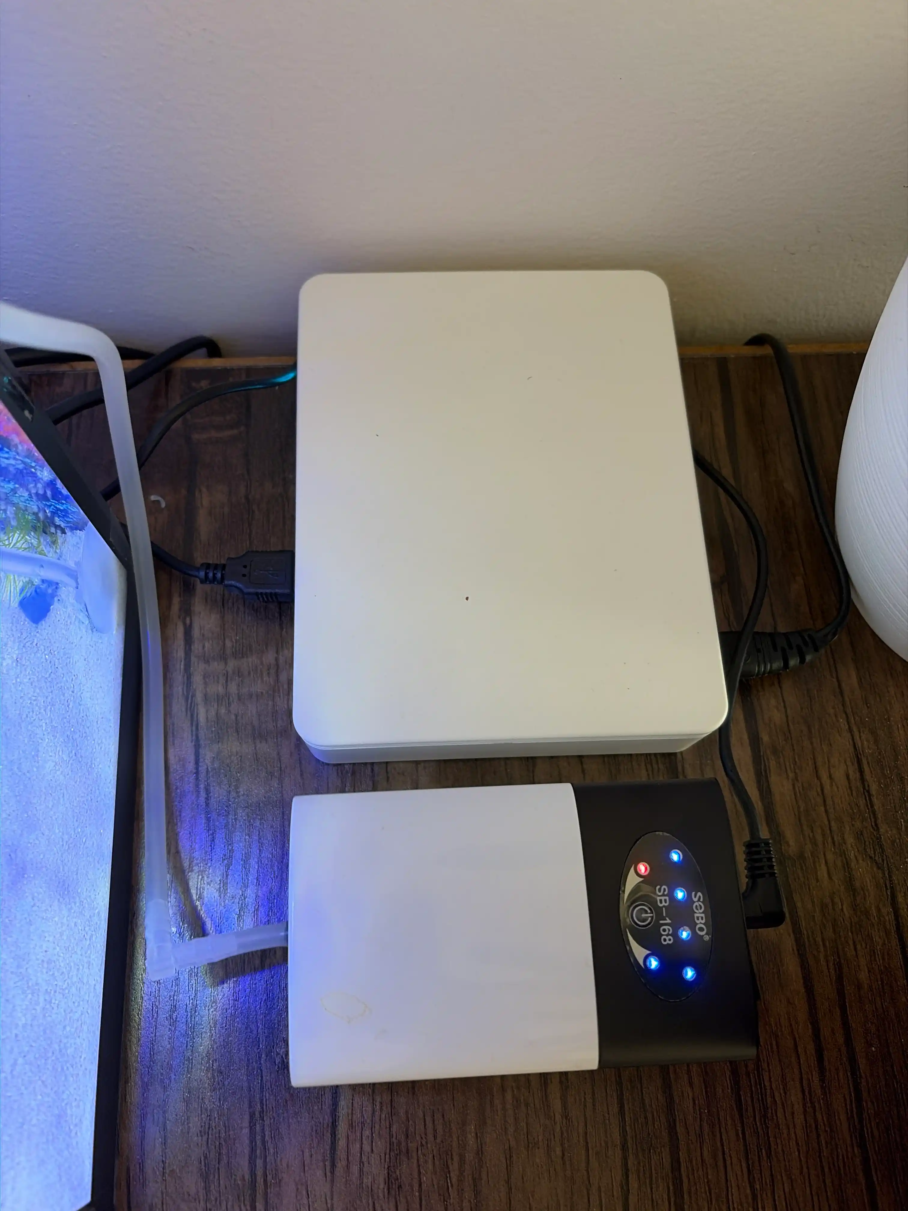 Mini UPS M1550  источник бесперебойного питания для роутера, камер и сетевого оборудования