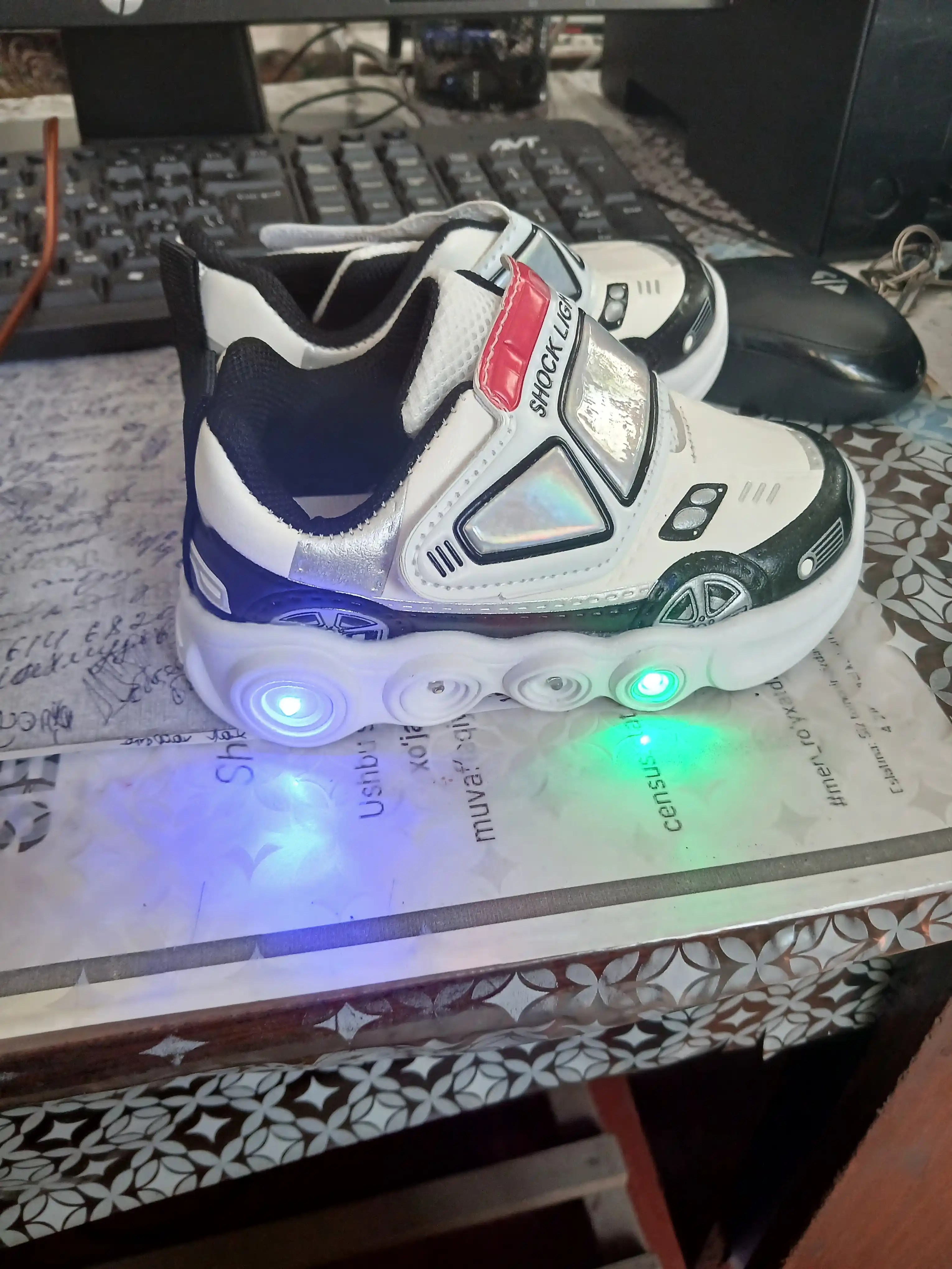 Детские кроссовки с LED подсветкой