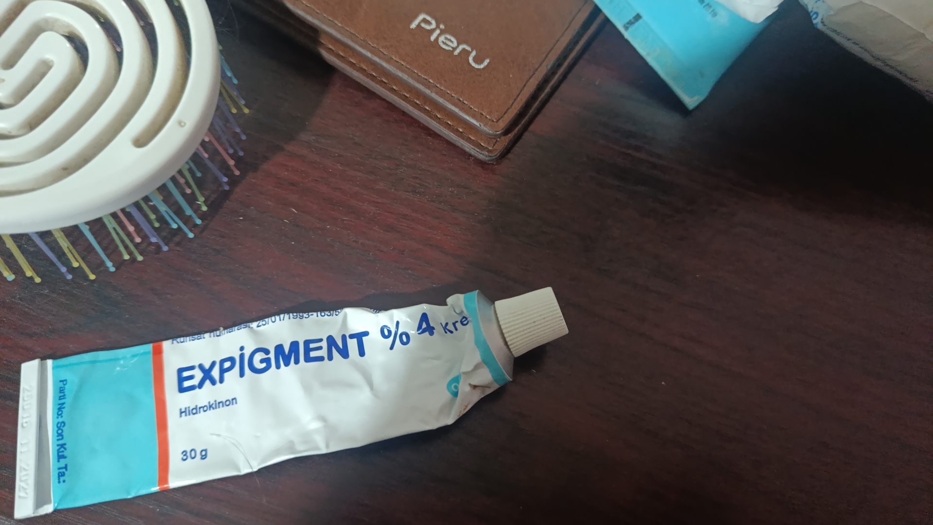 “Expigment – teridagi dog‘larni yengillashtiruvchi oqartiruvchi krem”