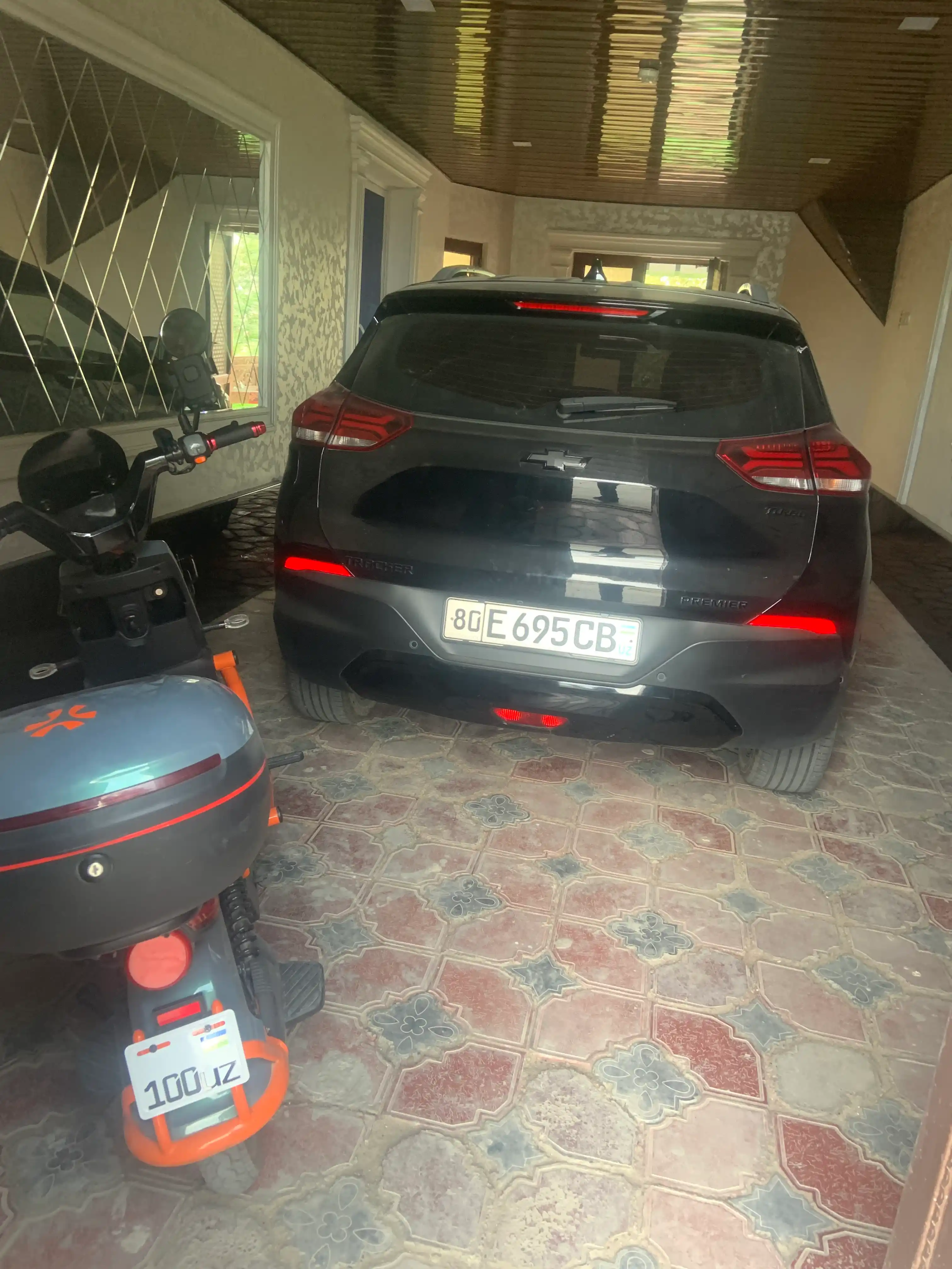 Aksessuar Nomer bo'yi 10 sm eni 15 sm, skuterlar va velosipedlar uchun 1 dona