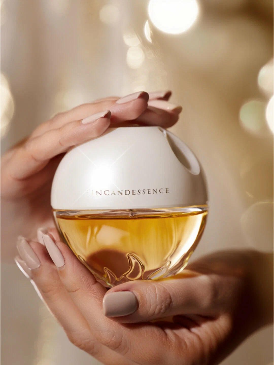 Avon Incandessence Eau de Parfum 50 ml ayollar uchun gul iforli atir suvi