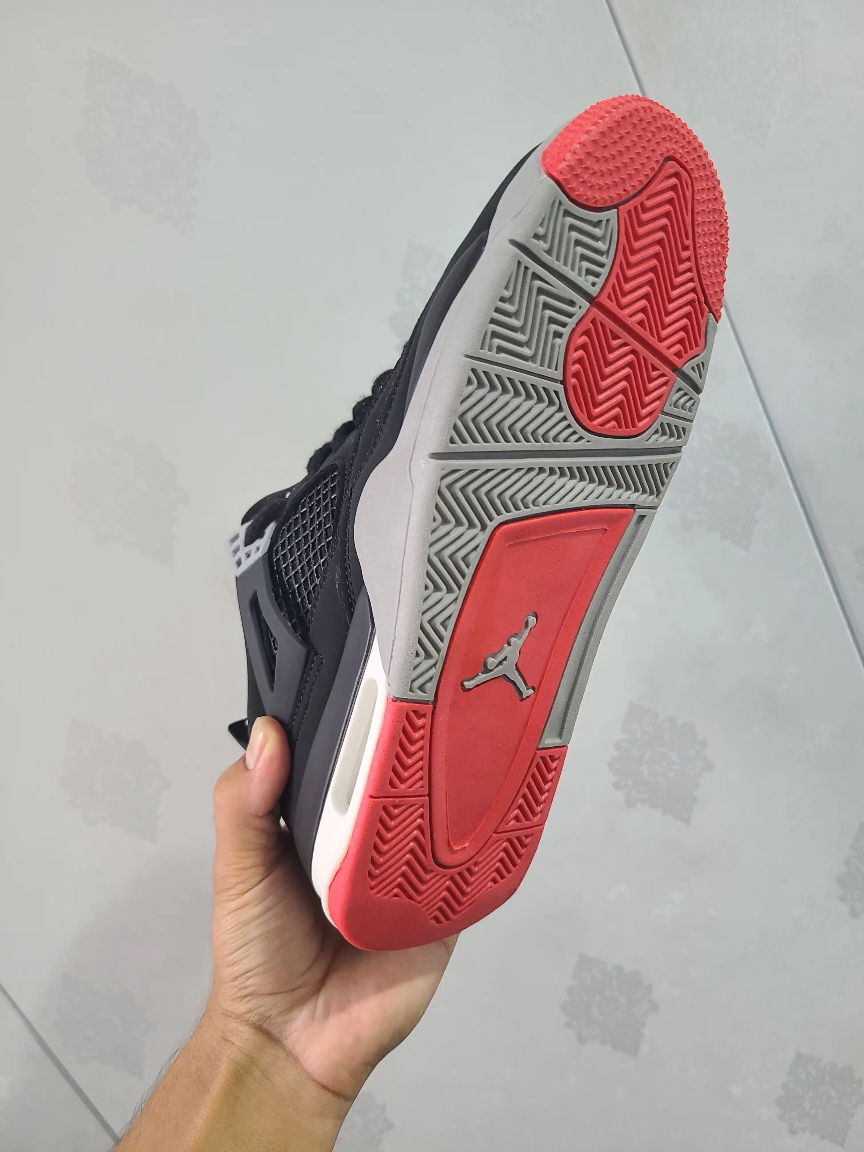 Кроссовки для мужчин DJordans