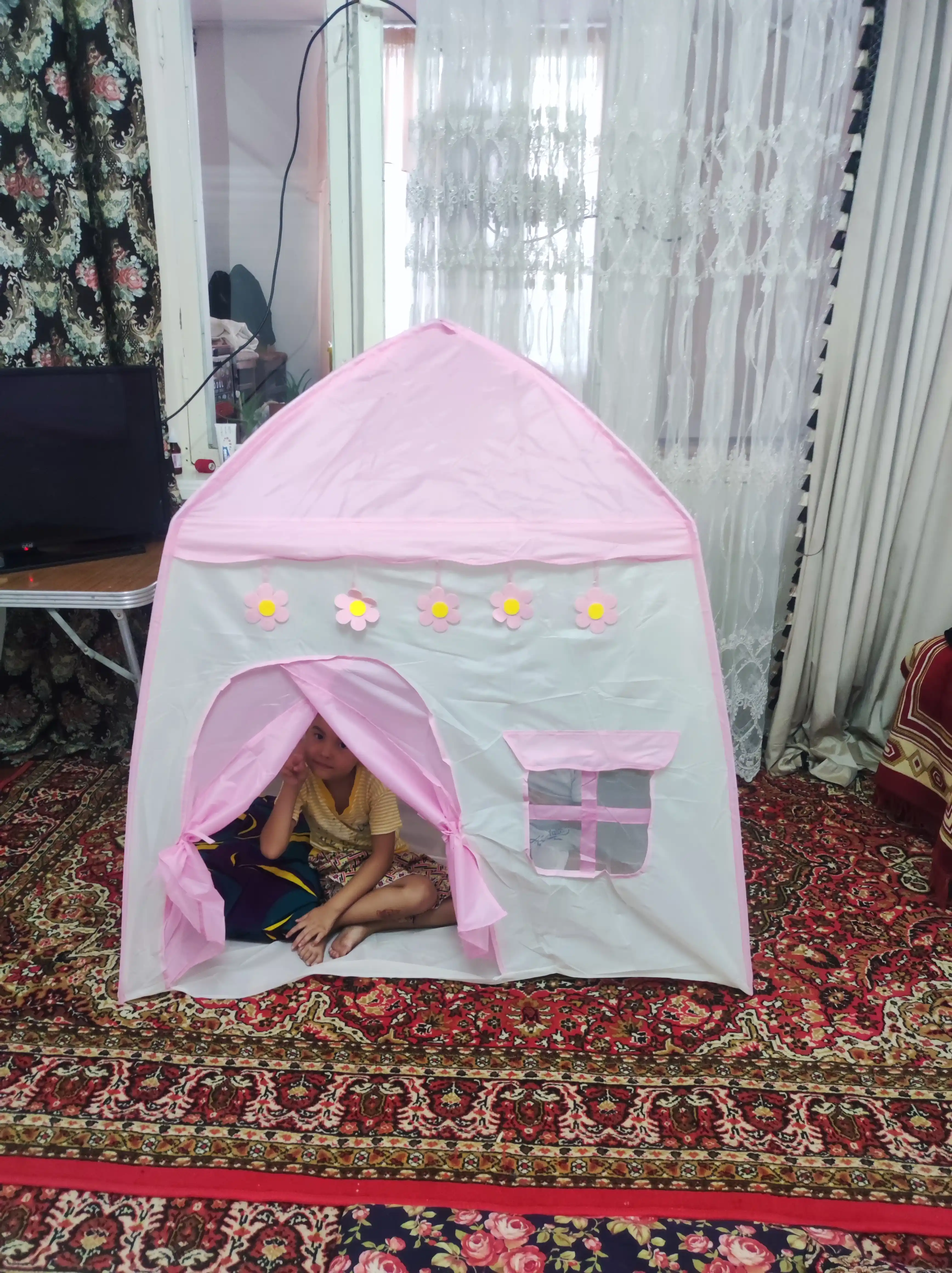 Bolalar o‘yin chodiri, uycha, derazalari bor uycha, bolalar uchun yig‘ma uy palatka domik
