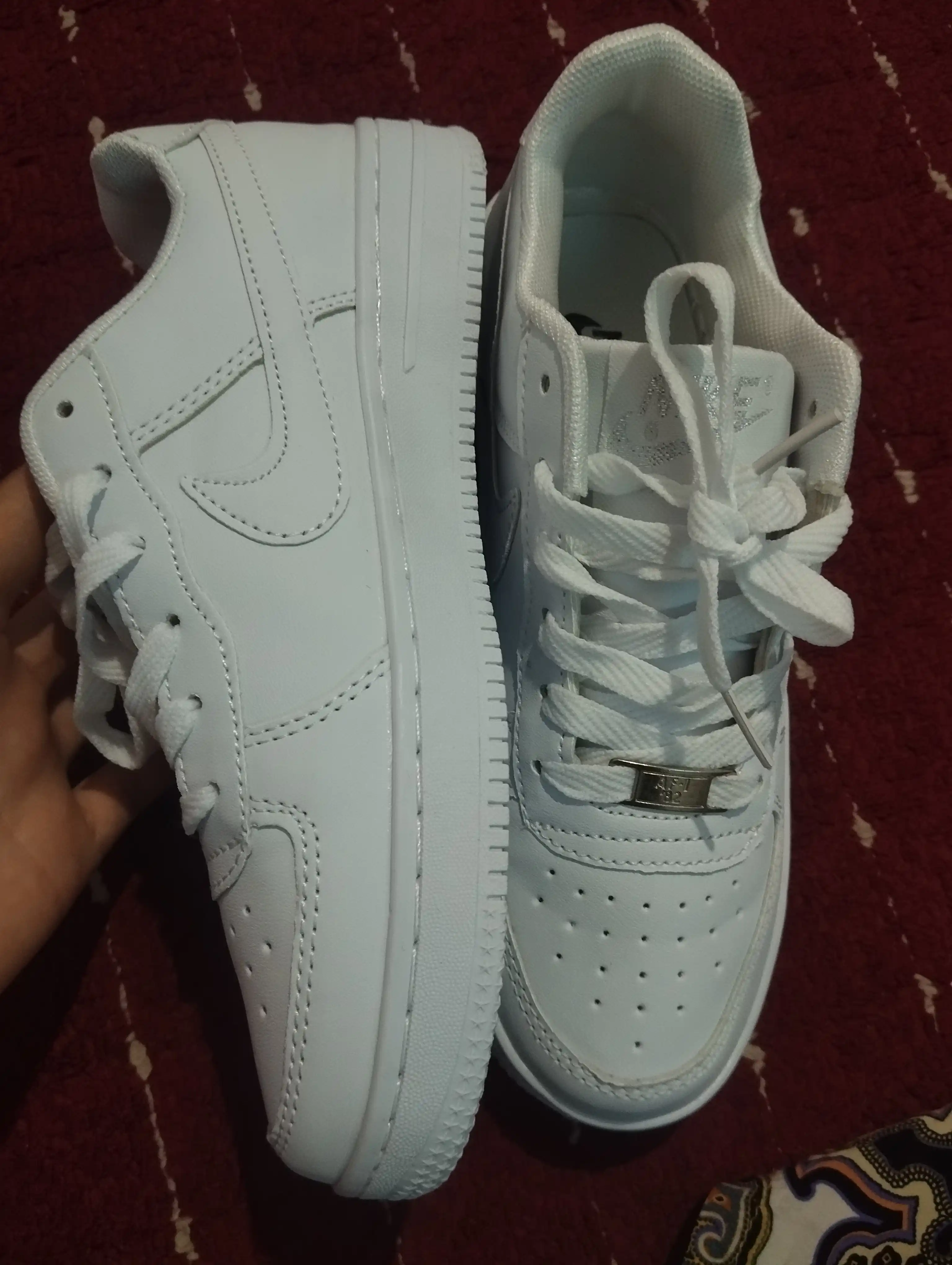 Yumshoq va qulay NK AIR FORCE oq krossofkalar