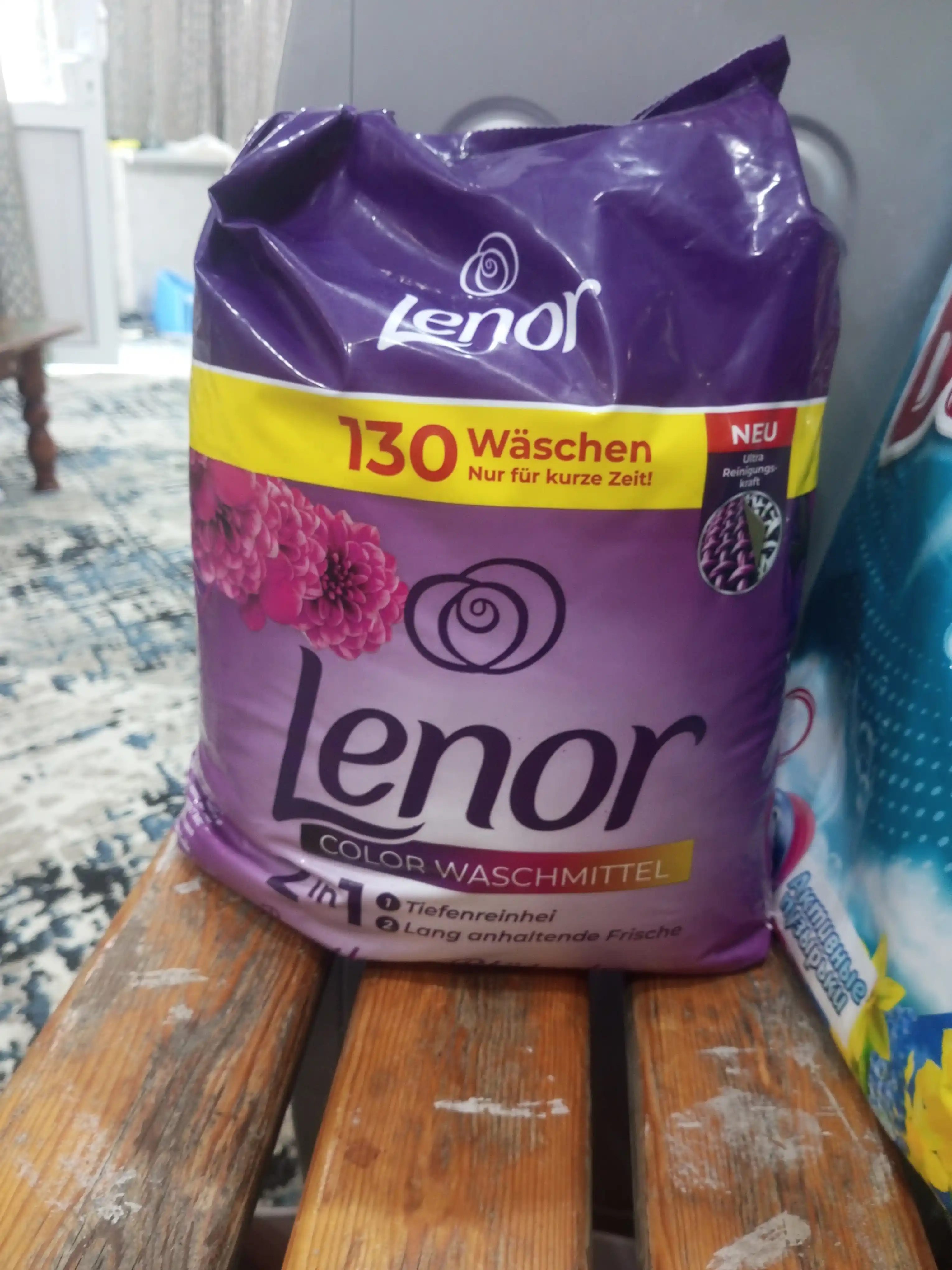 Lenor Color Waschmittel 2 tasi 1 da «Ametist gullar orzusi» — kir yuvish kukuni, 10 kg