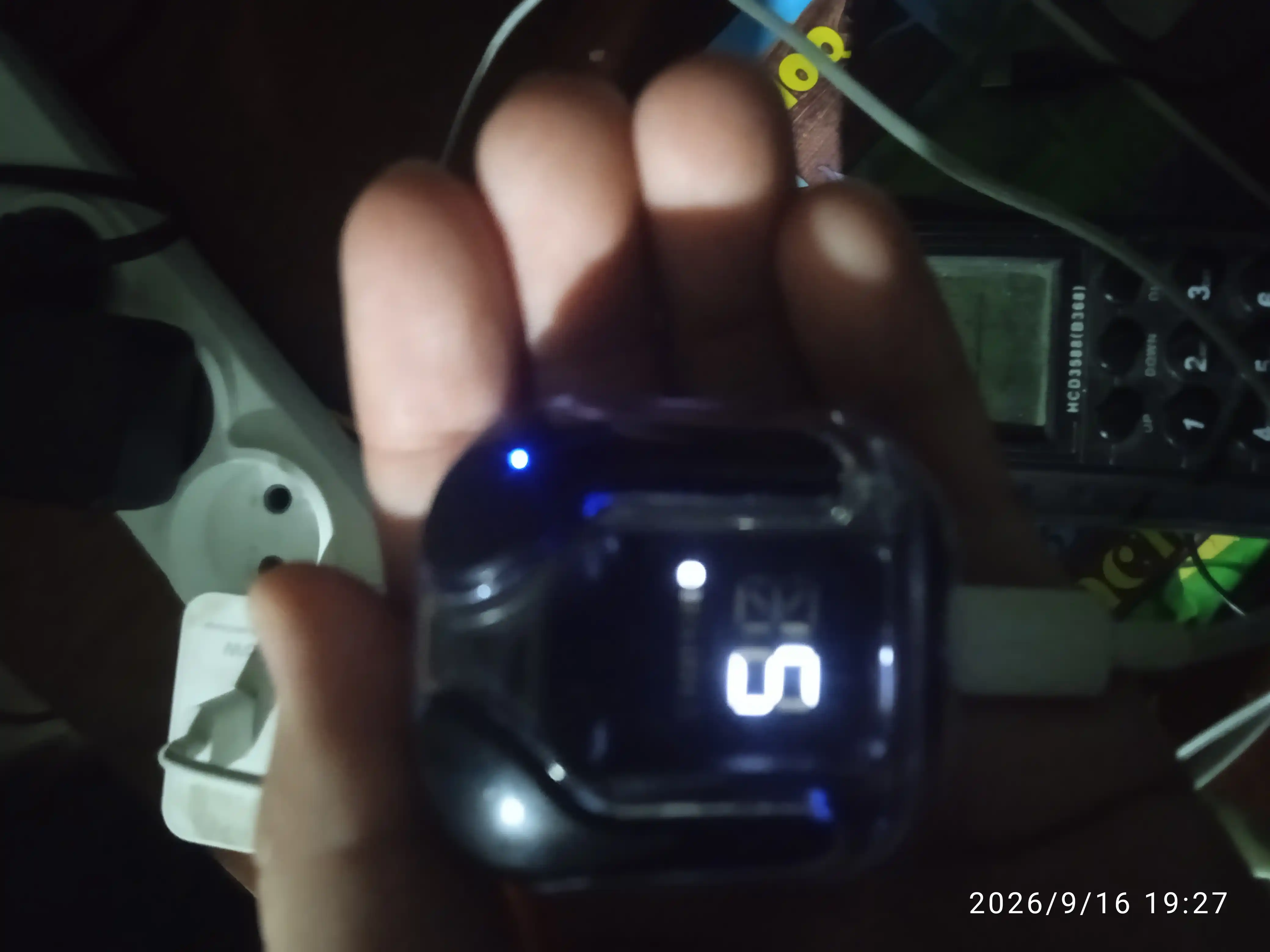 Simsiz Bluetooth naushnik LED displey, sensor boshqaruv, Type-C