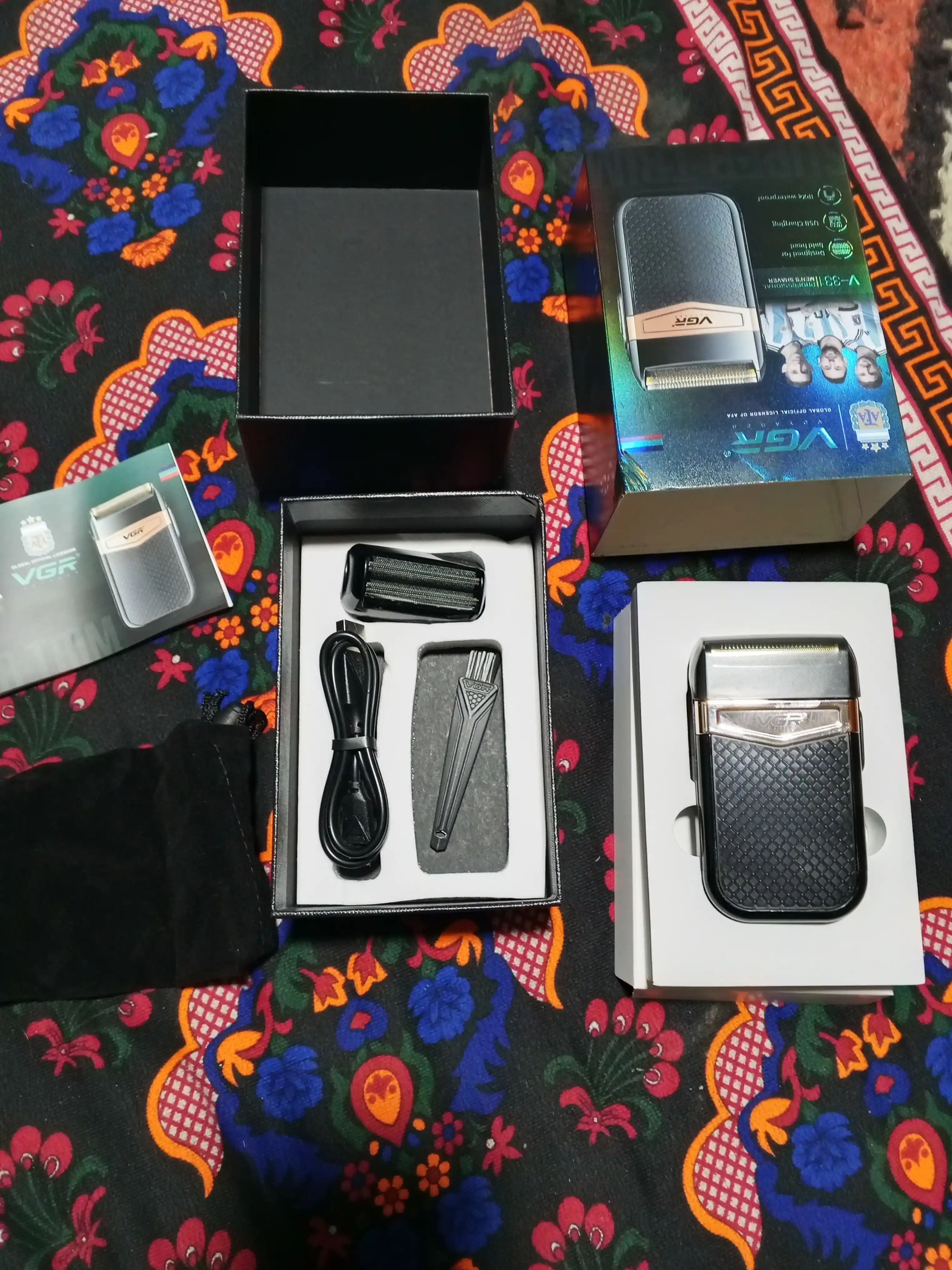 VGR Professional Shaver —  шейвер, 9000 RPM, электробритва титановая сетка, LED дисплей