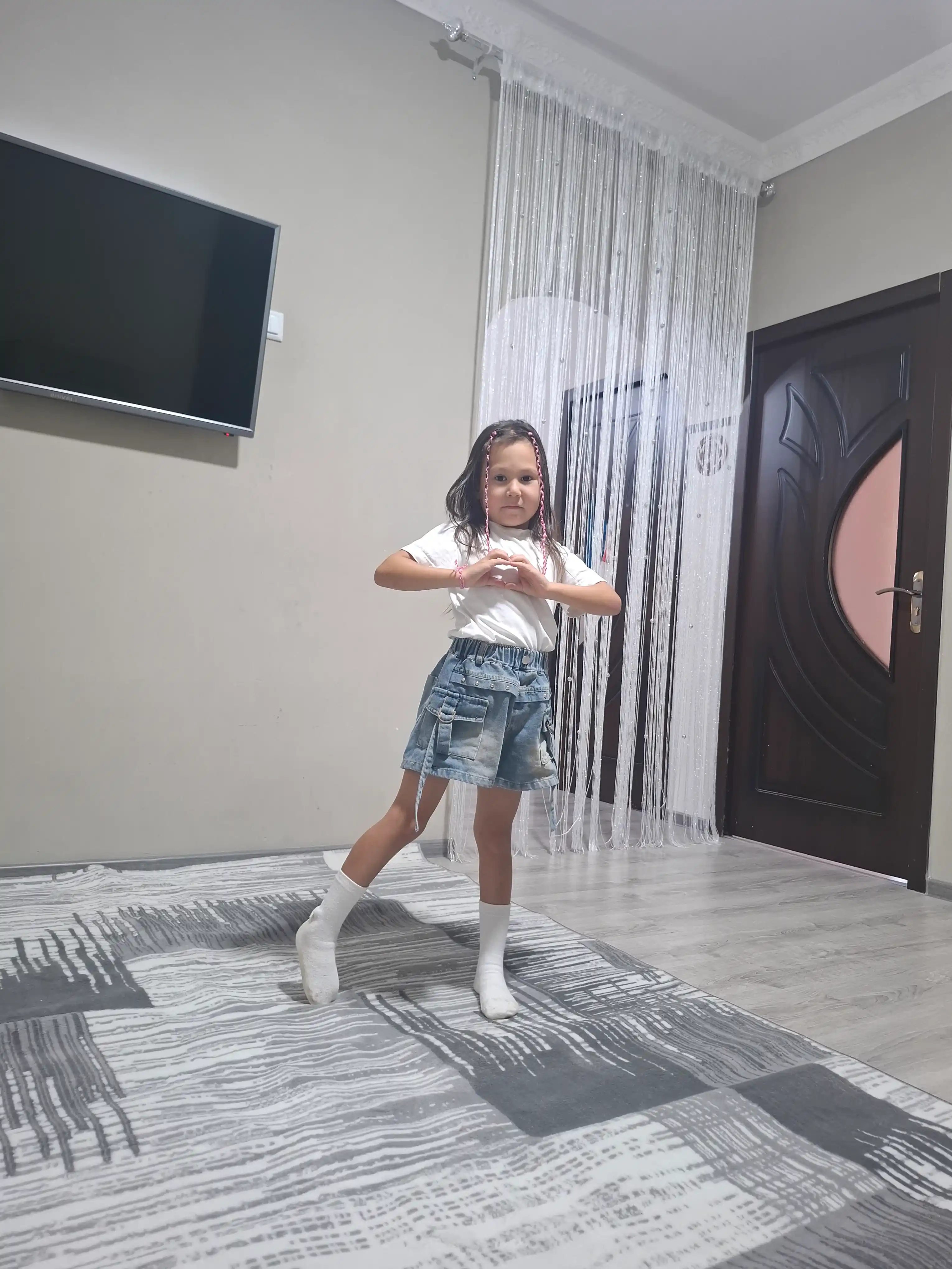 Kiseya ipli parda lyureks va munchoqli, zamonaviy va nafis dizayn