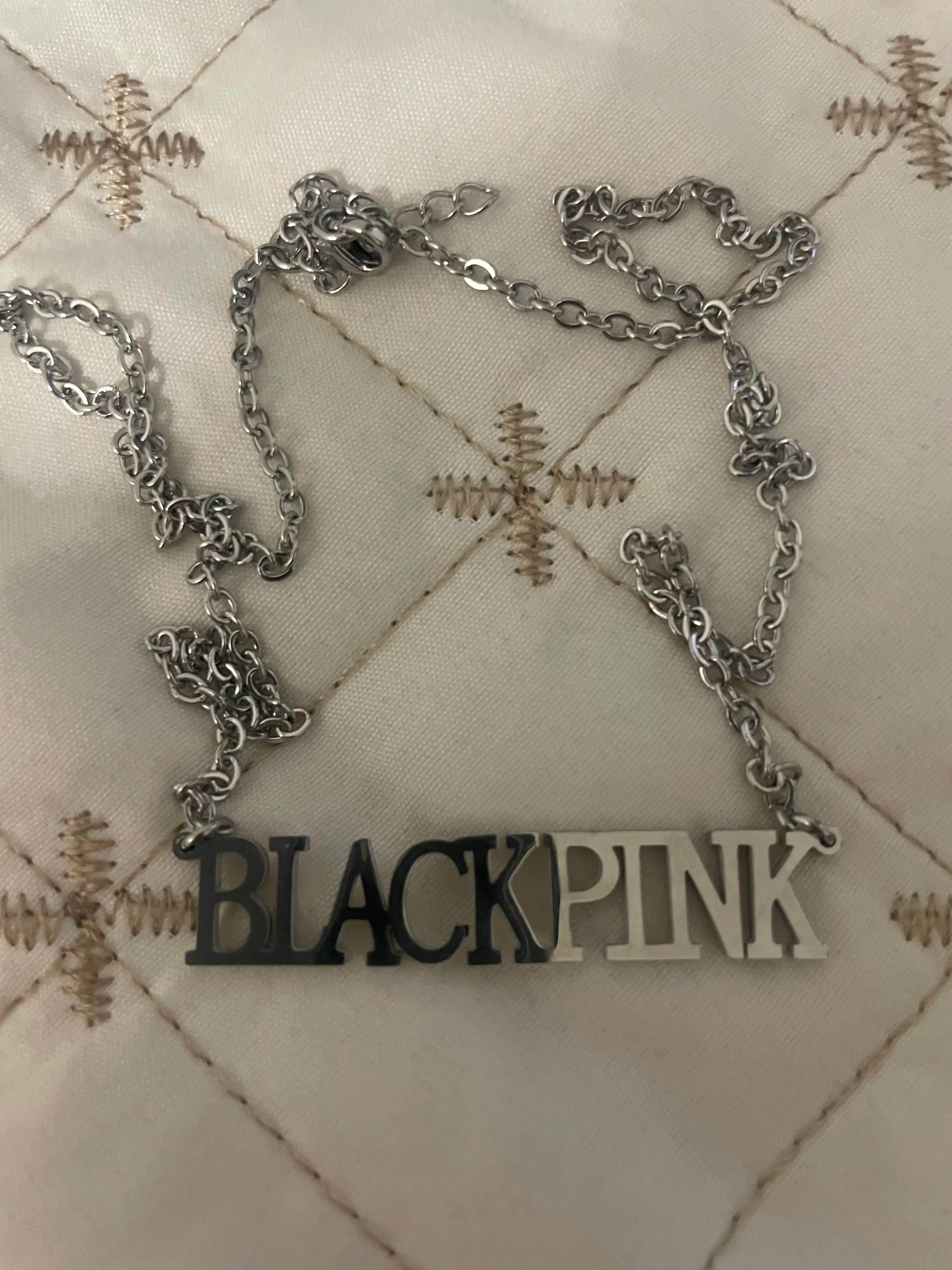Цепочки с именами BLACKPINK и участниц