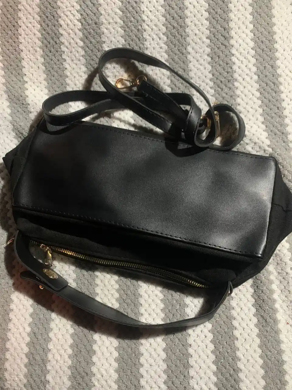 Ayollar zamshali hobo tote sumkasi, yelkaga, qisqa tutqich va uzun tasma bilan