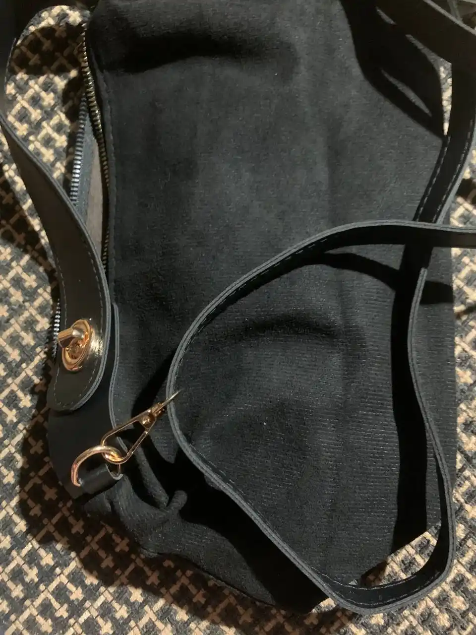 Ayollar zamshali hobo tote sumkasi, yelkaga, qisqa tutqich va uzun tasma bilan