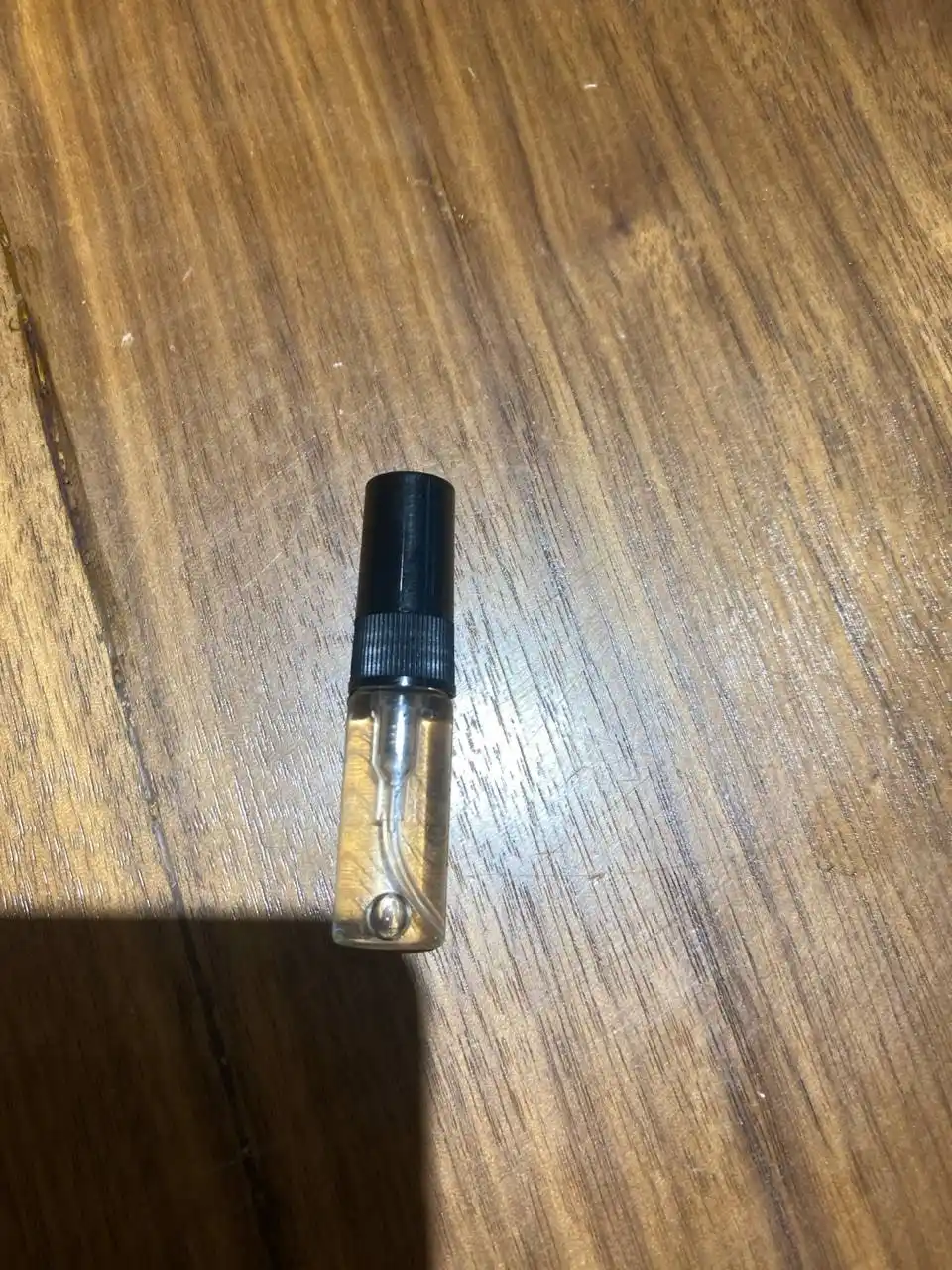 10 ta atir namunalari to'plami, har biri 3 ml