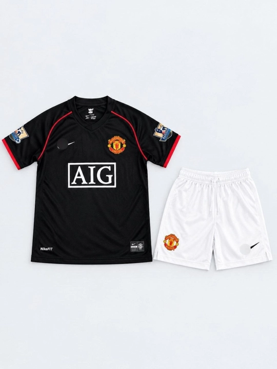 Футбольная форма Manchester United и Arsenal