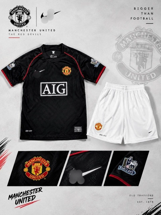 Футбольная форма Manchester United и Arsenal - 