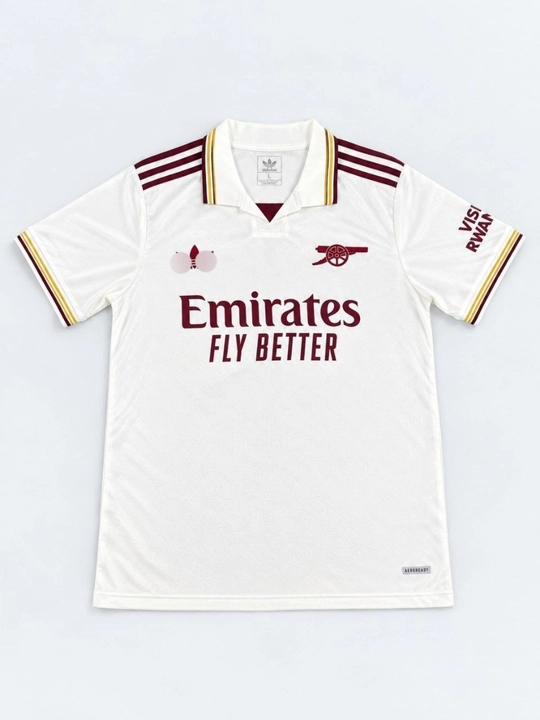 Футбольная форма Manchester United и Arsenal