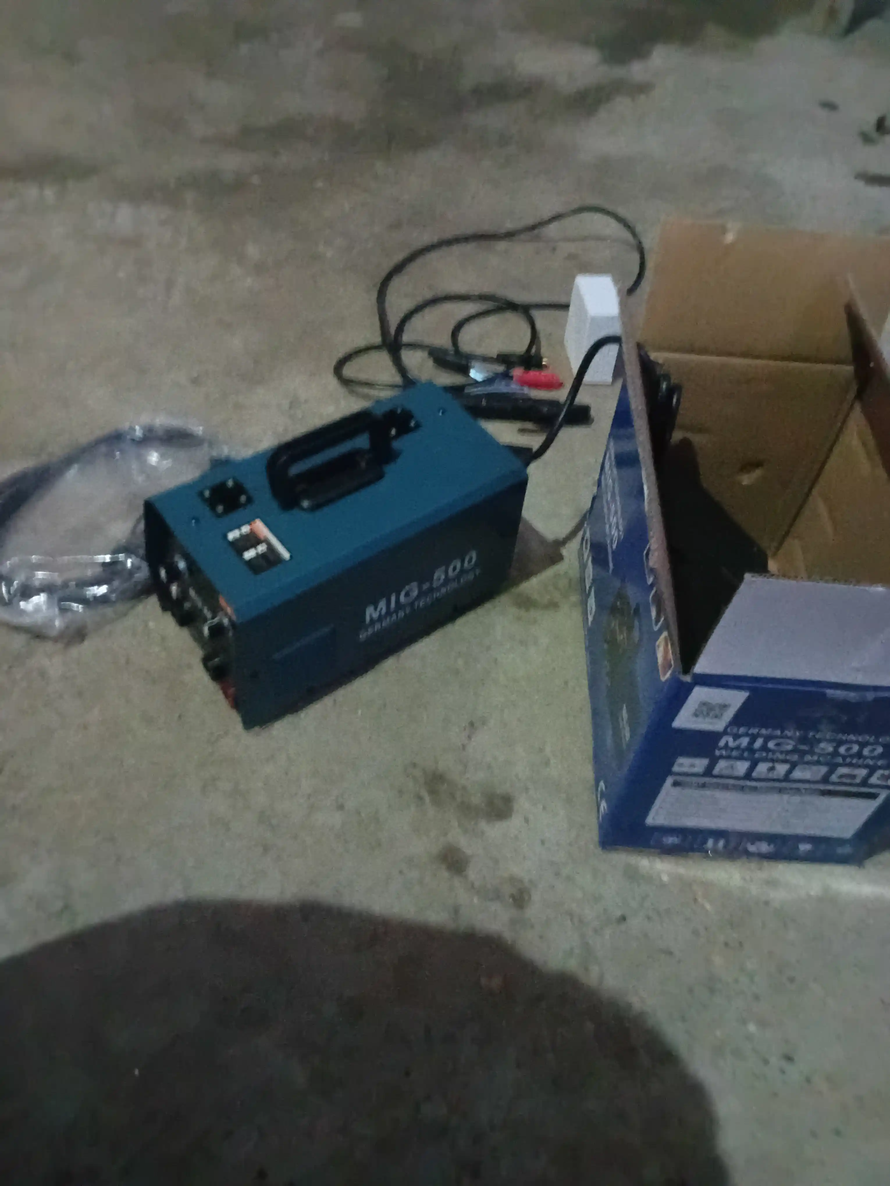 Payvandlash mashinasi, yarim avtomatik, gazsiz, MIG-500, invertor