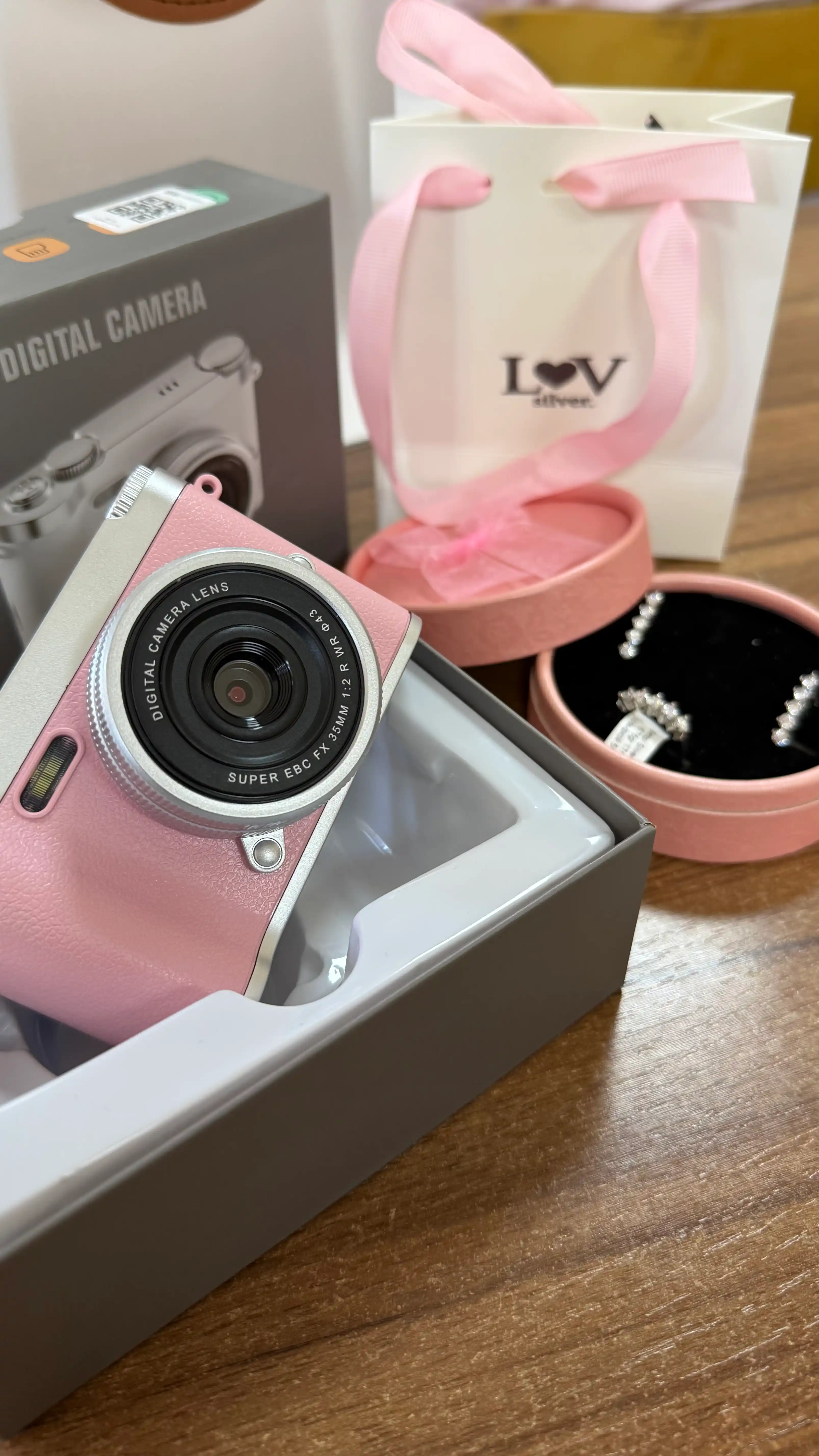 Raqamli kamera (fotoparat), foto kamera, retro kamera, 8x zum, va 32 GB karta
