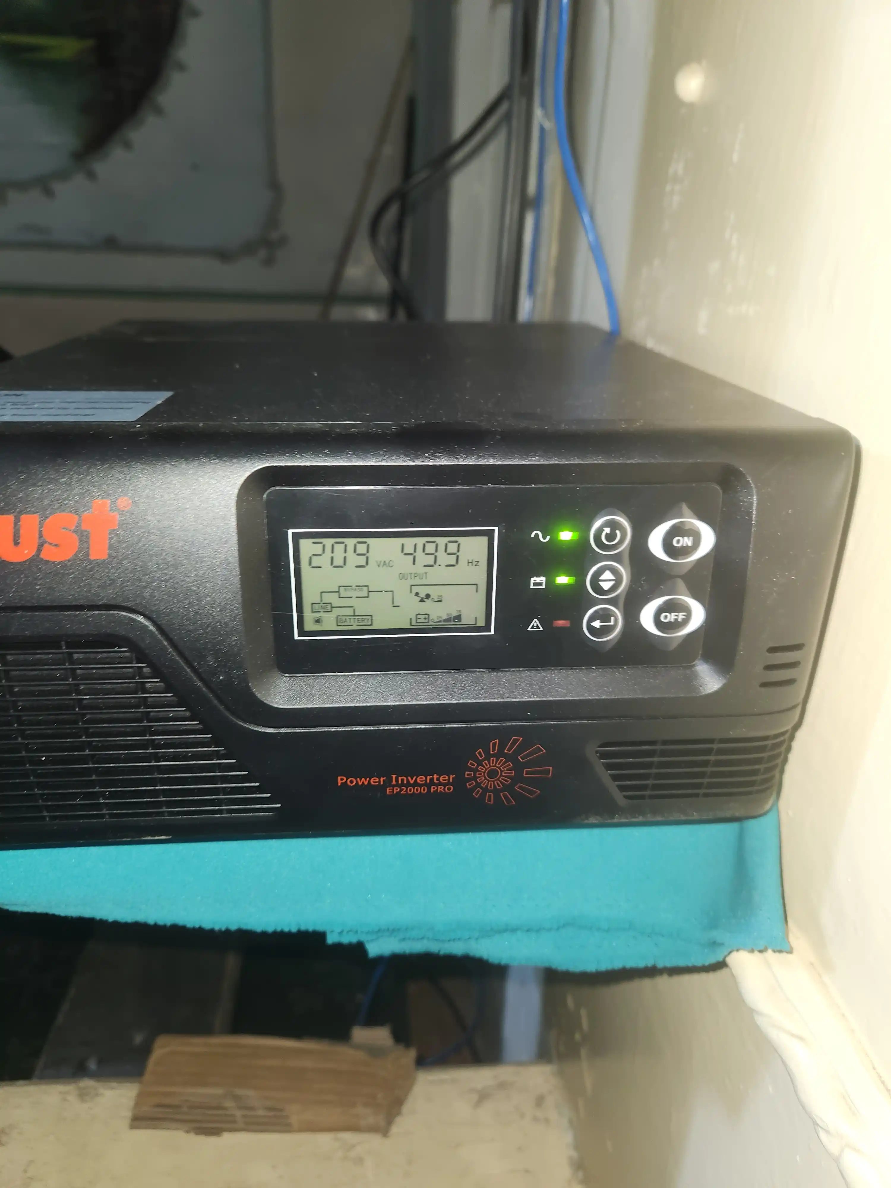 Инвертор 1000Вт- 12В "MUST"