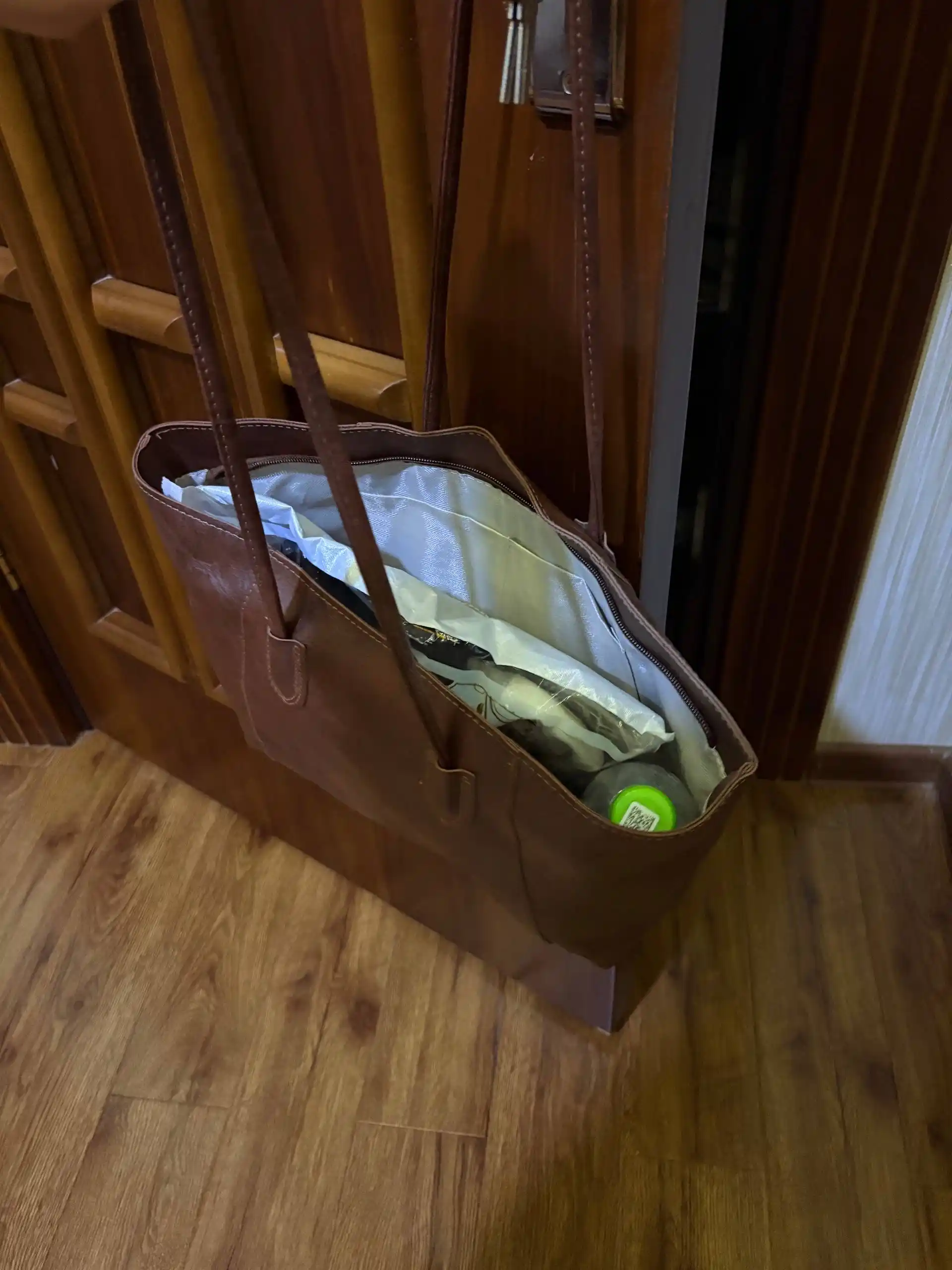 Ayollar uchun A4 shopper sumka, yelkaga osiladigan, sig‘imli kundalik, ish va o‘qish uchun