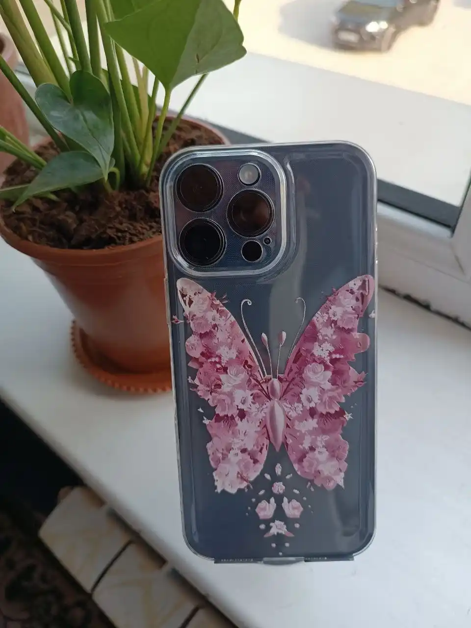 Чехол для iPhone 16 Pro Max прозрачный силиконовый с бабочкой