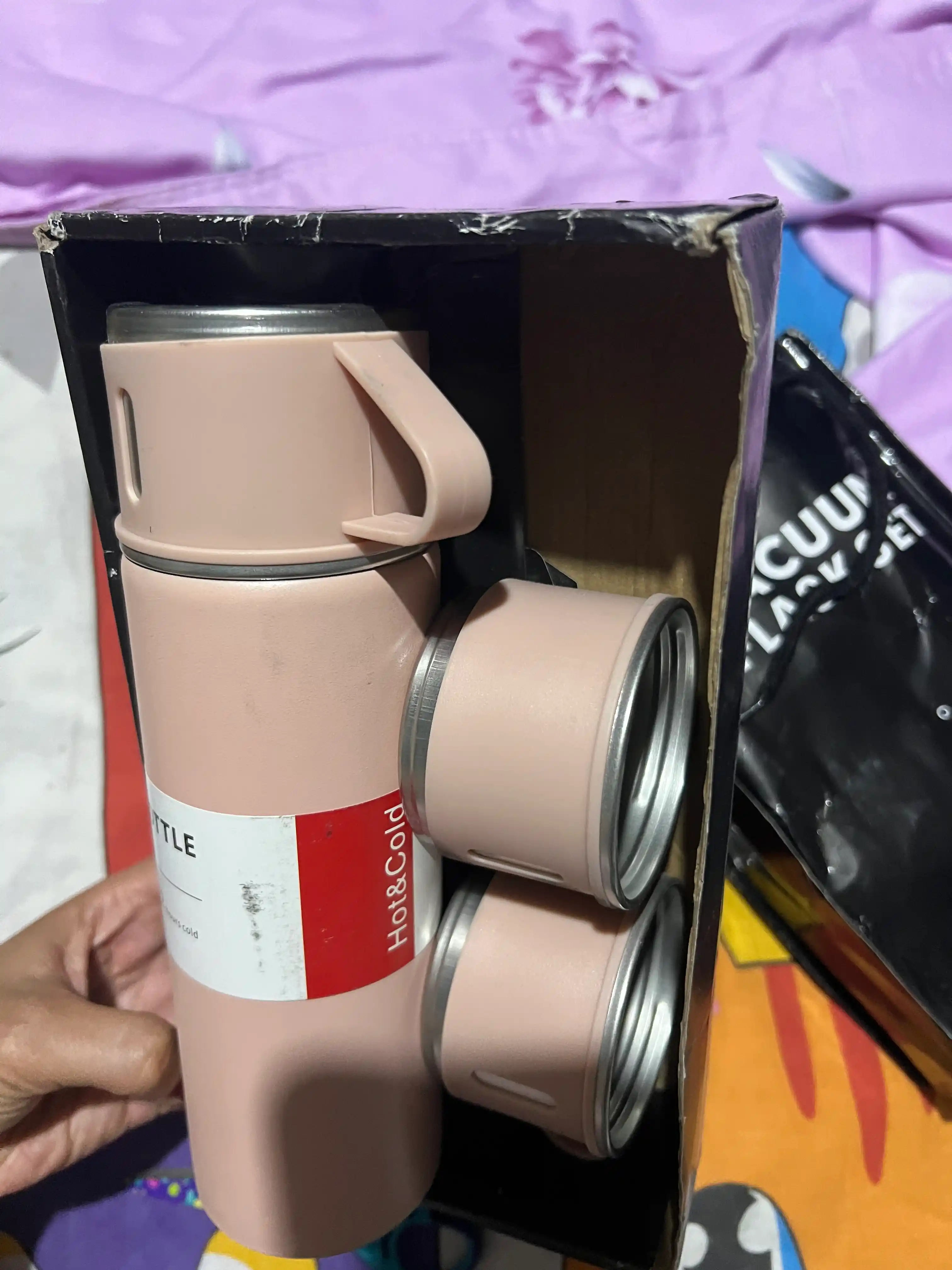Termos va 3 stakanli to‘plam 500 ml