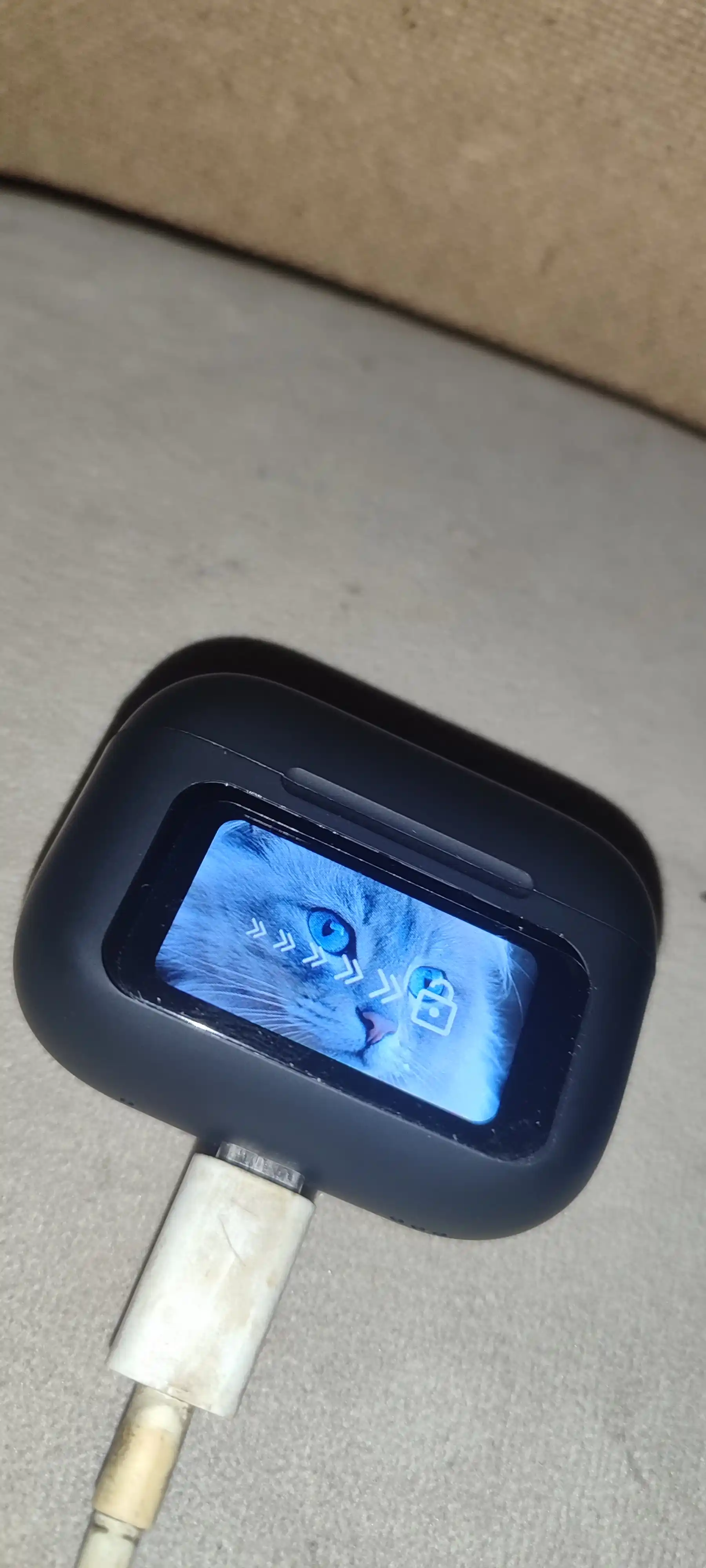 Ekranli simsiz quloqchin, LCD displey, ANC shovqin bostirish, oq/qora rang